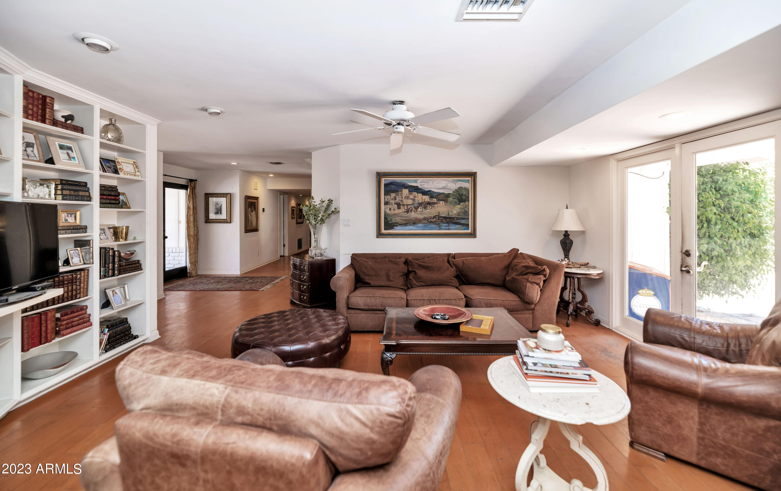 6015 E CALLE DEL MEDIA --