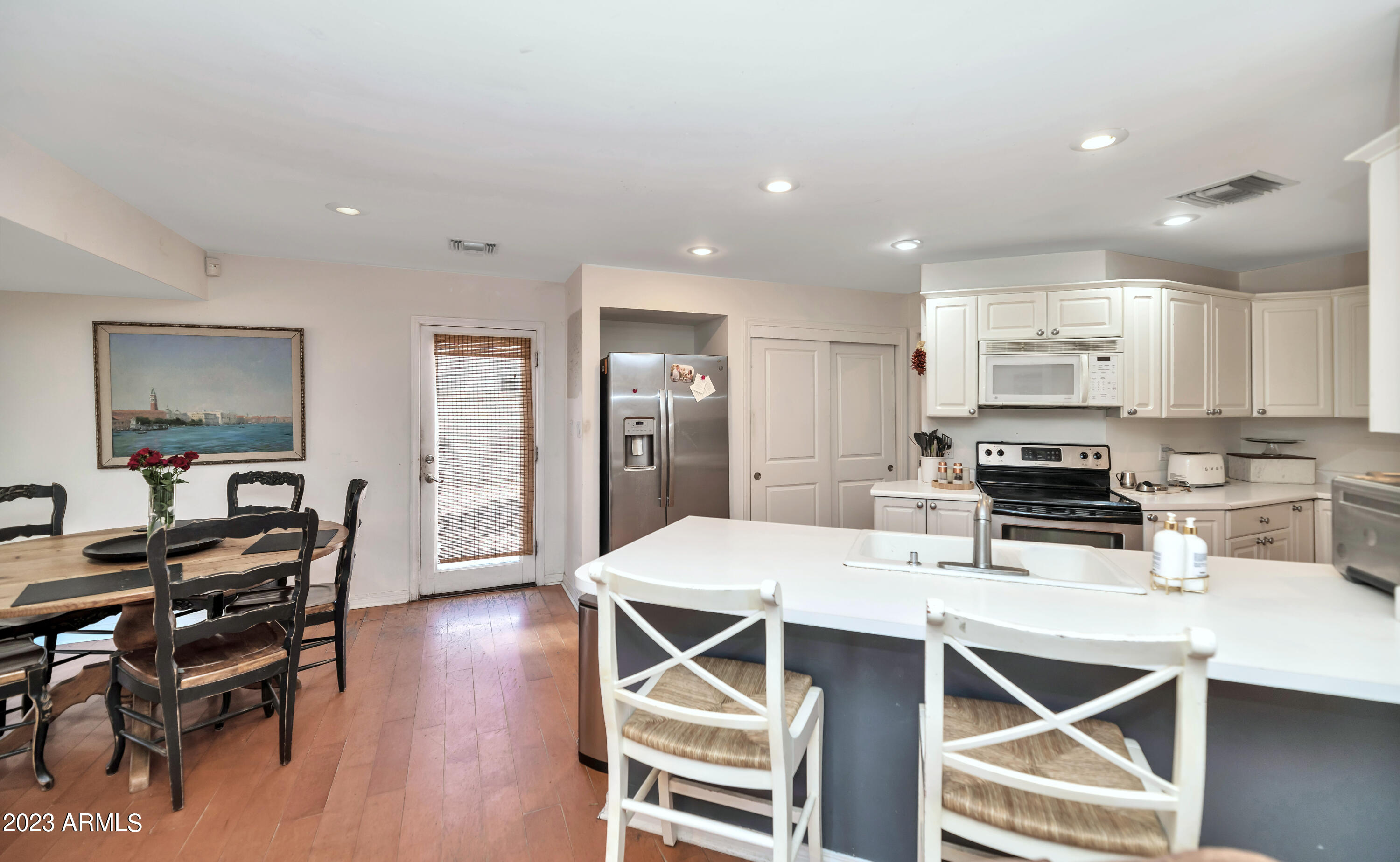 6015 E CALLE DEL MEDIA --