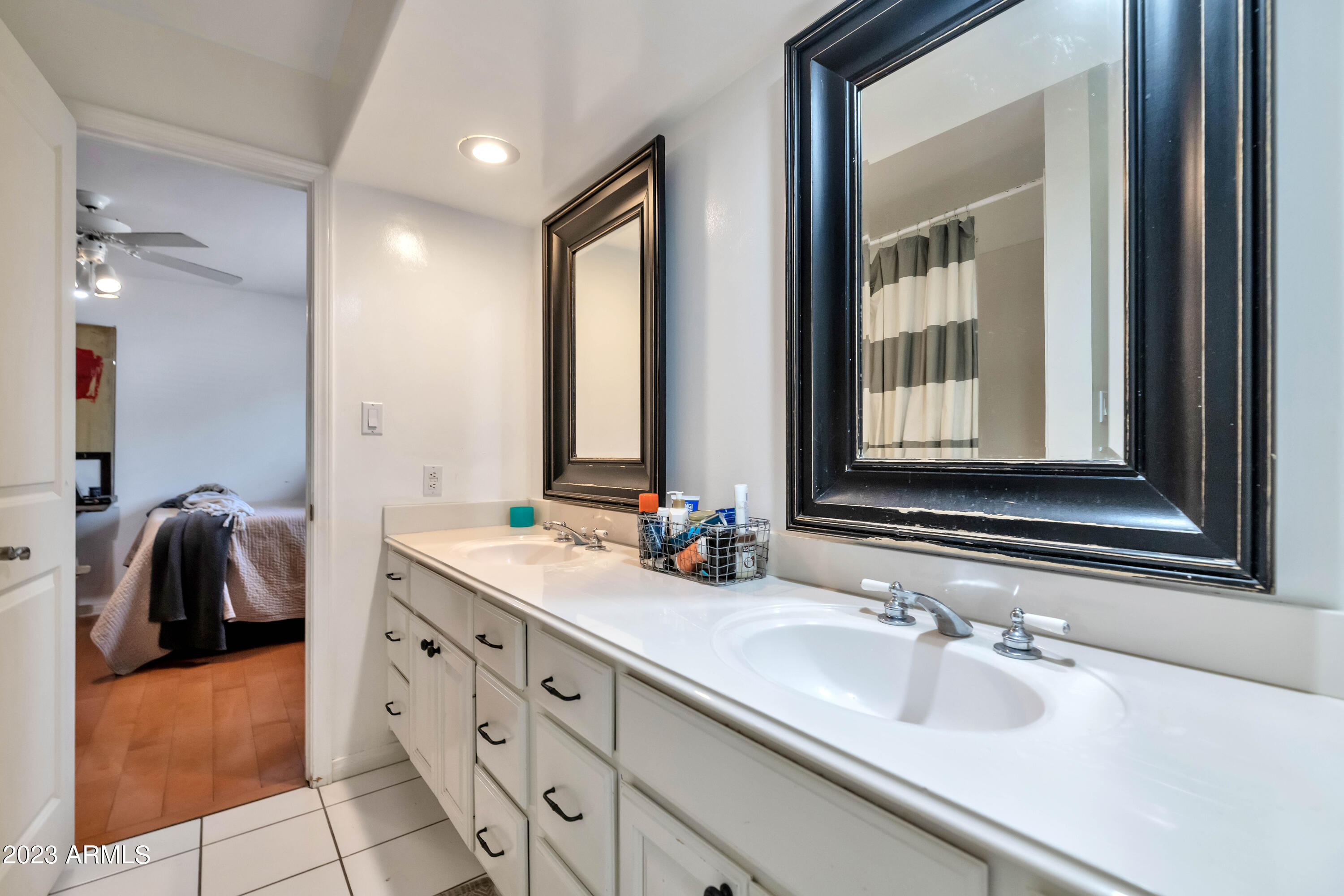 6015 E CALLE DEL MEDIA --