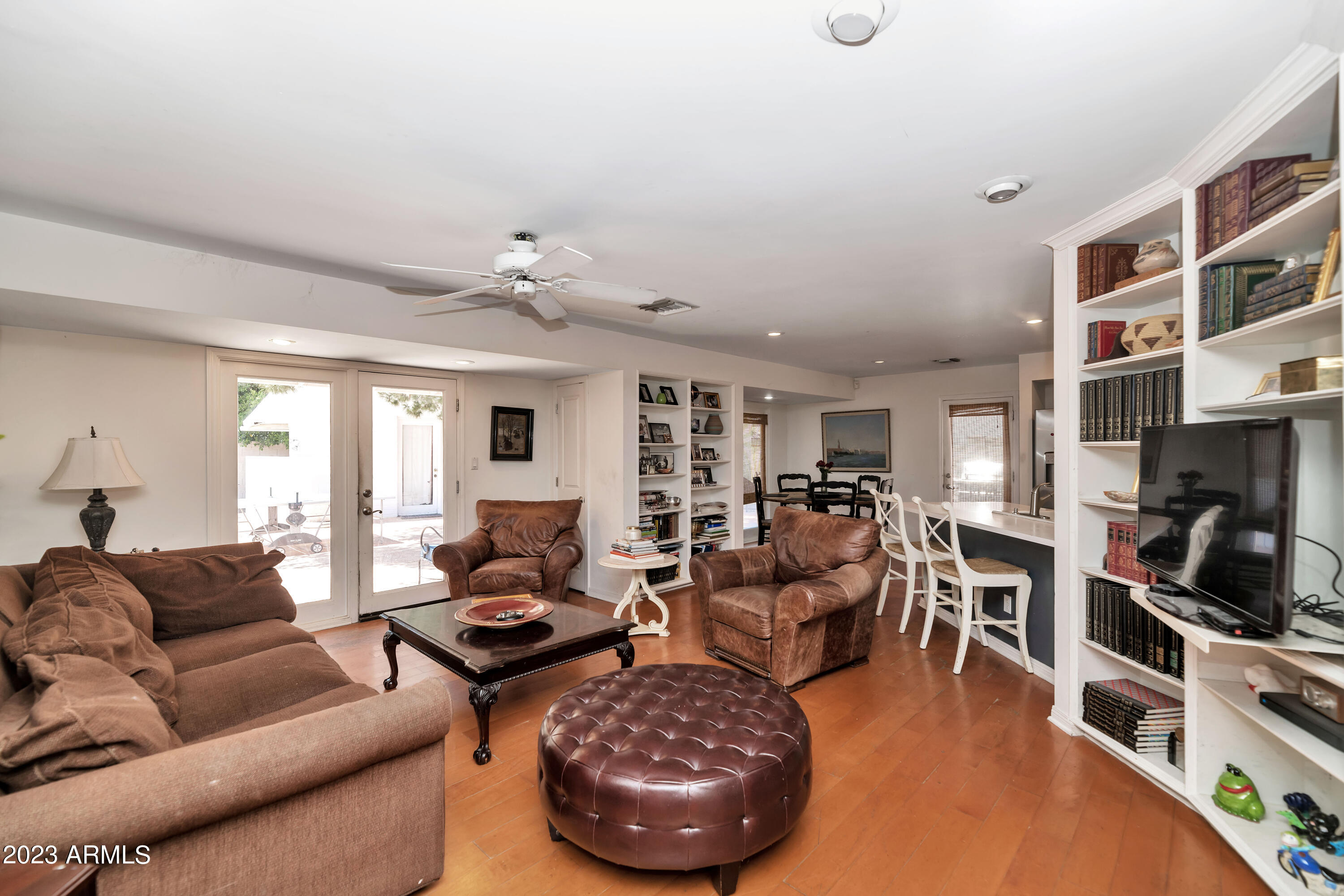 6015 E CALLE DEL MEDIA --