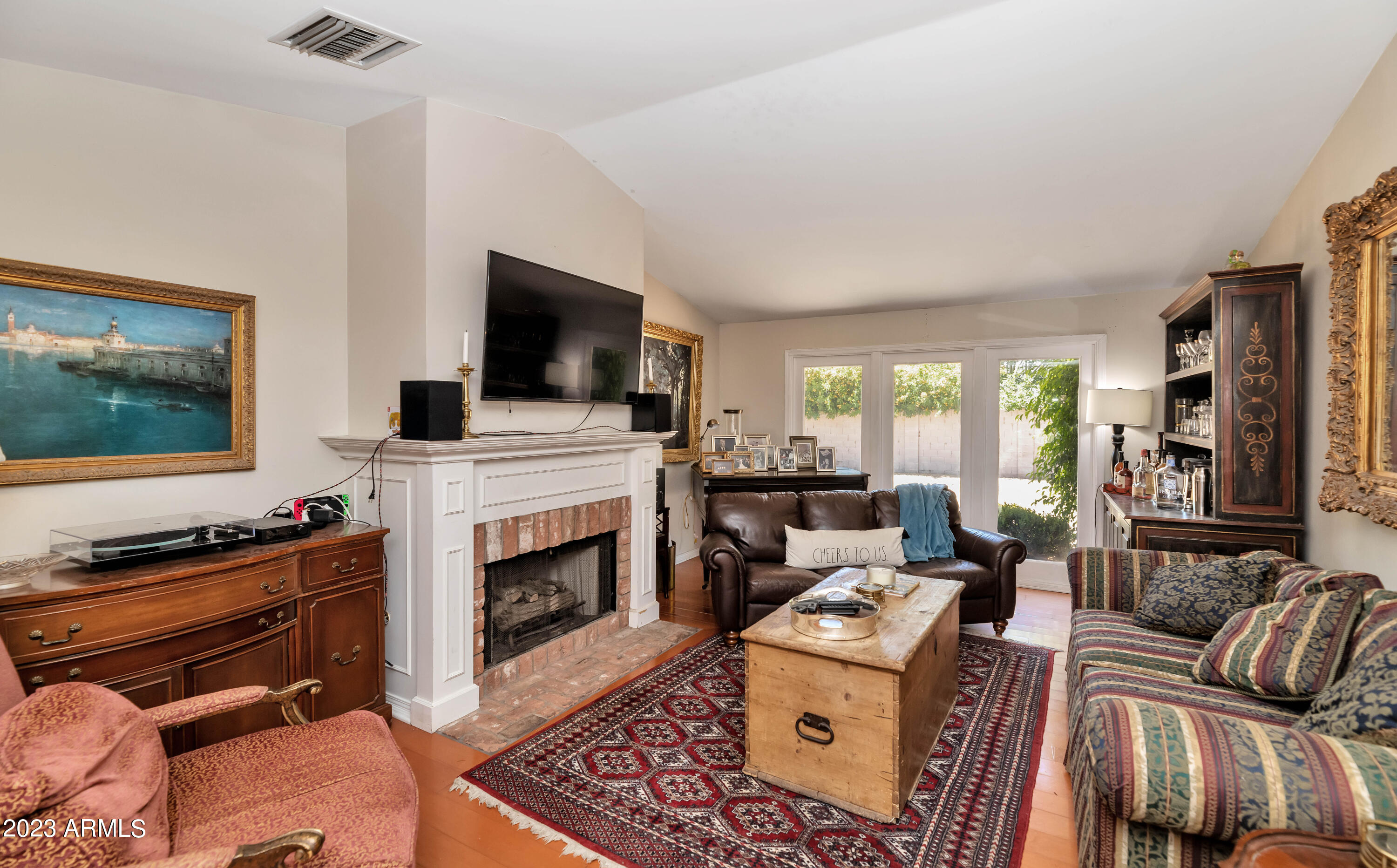 6015 E CALLE DEL MEDIA --