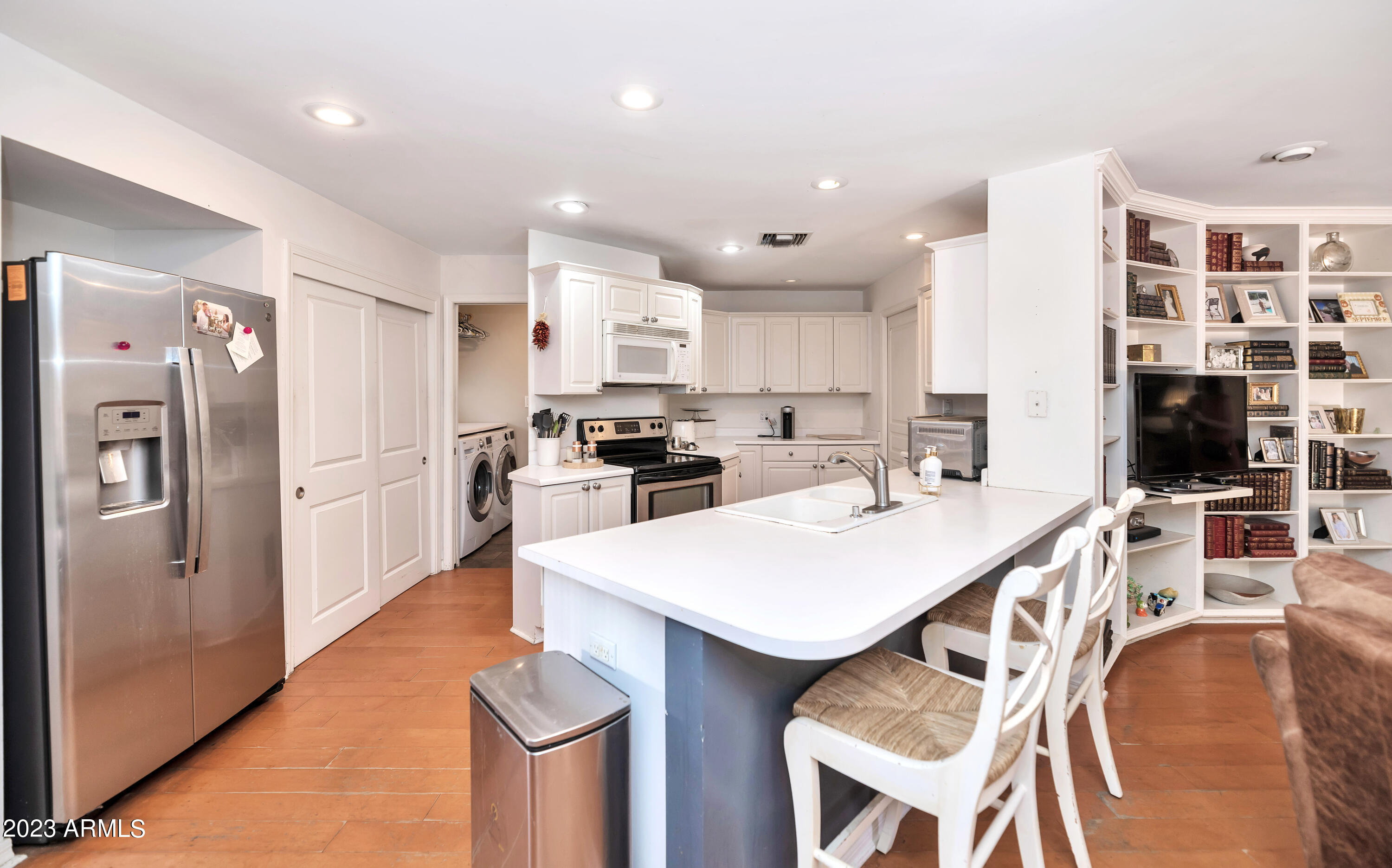 6015 E CALLE DEL MEDIA --