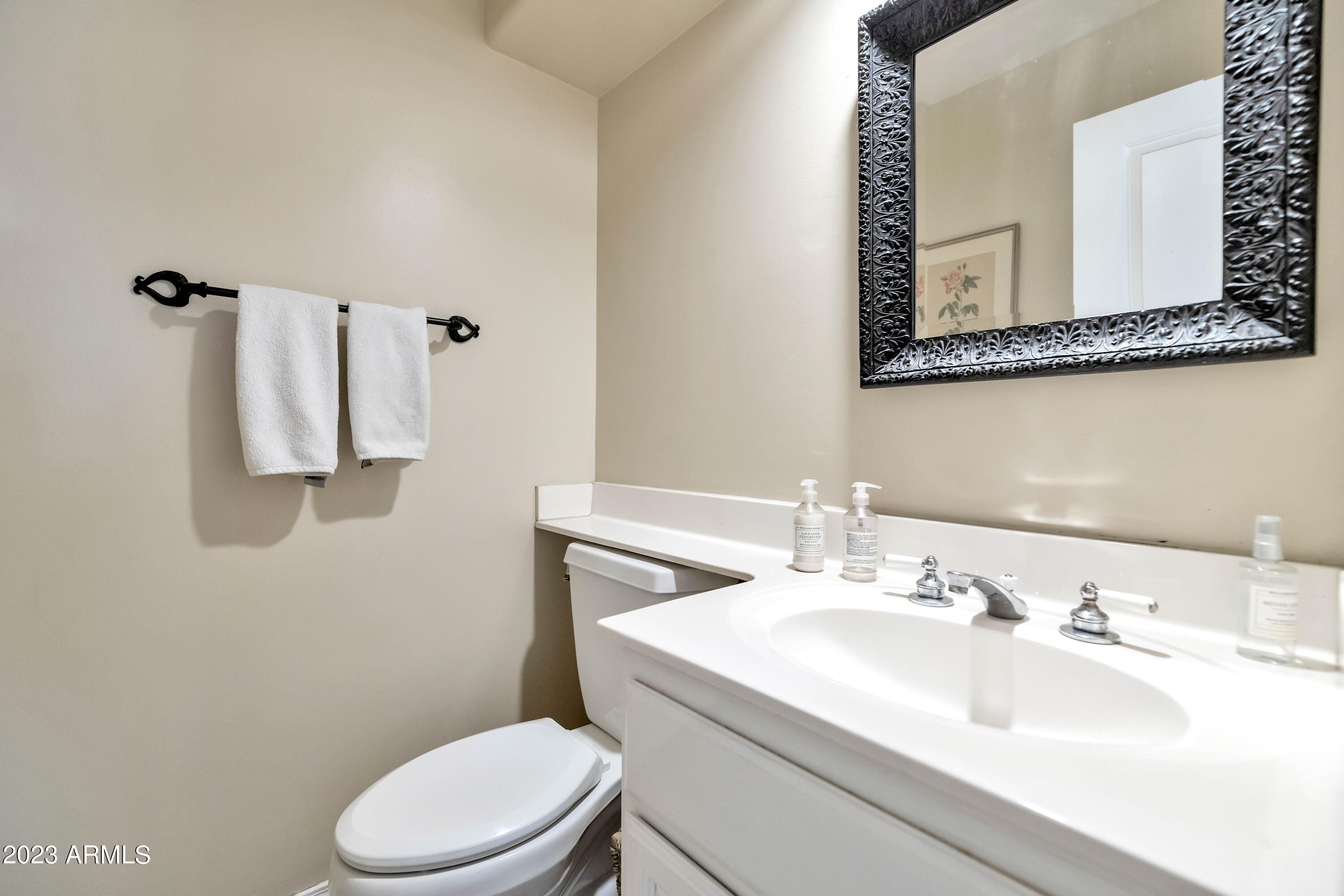 6015 E CALLE DEL MEDIA --