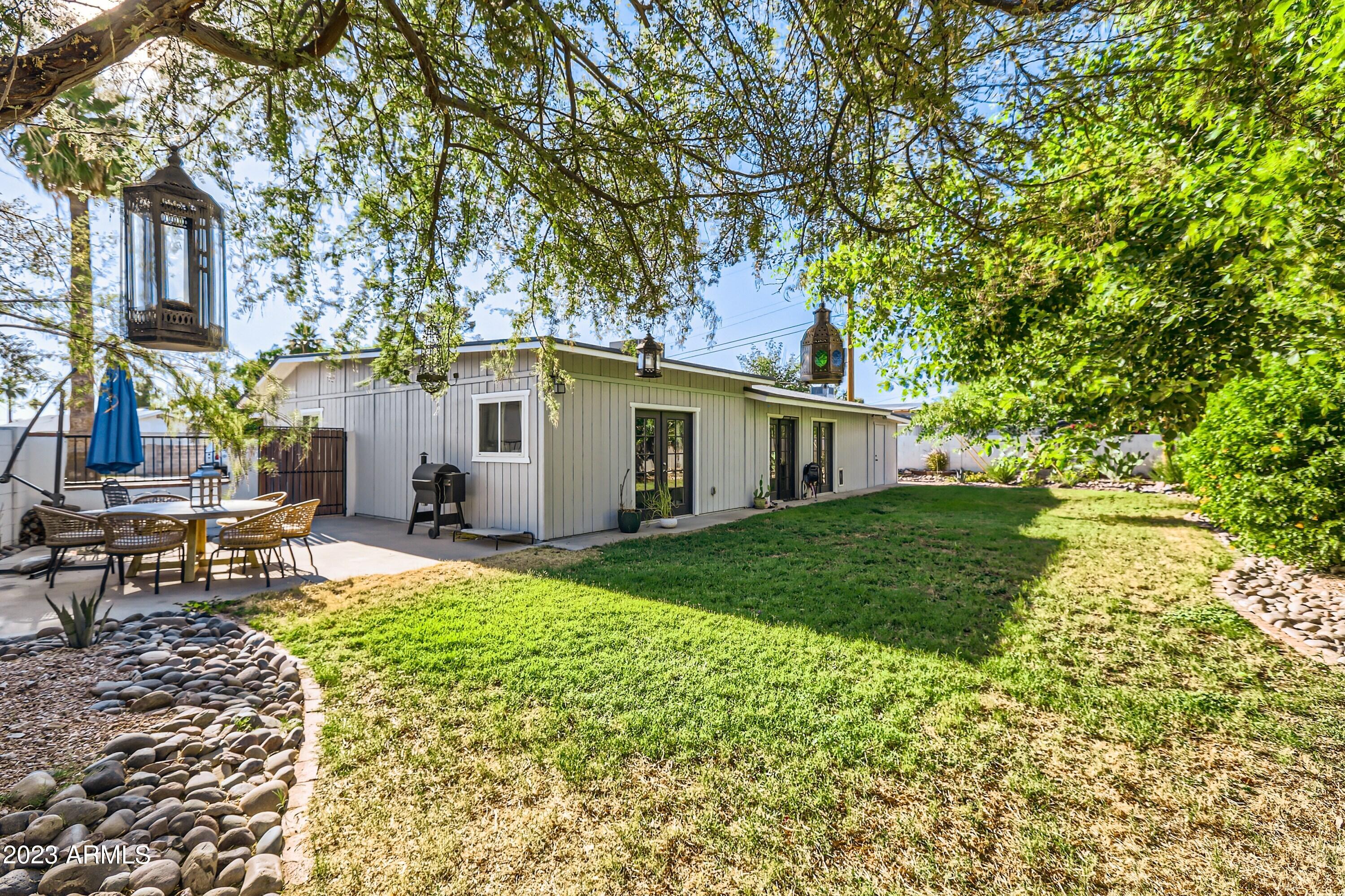 3927 N 43RD Street