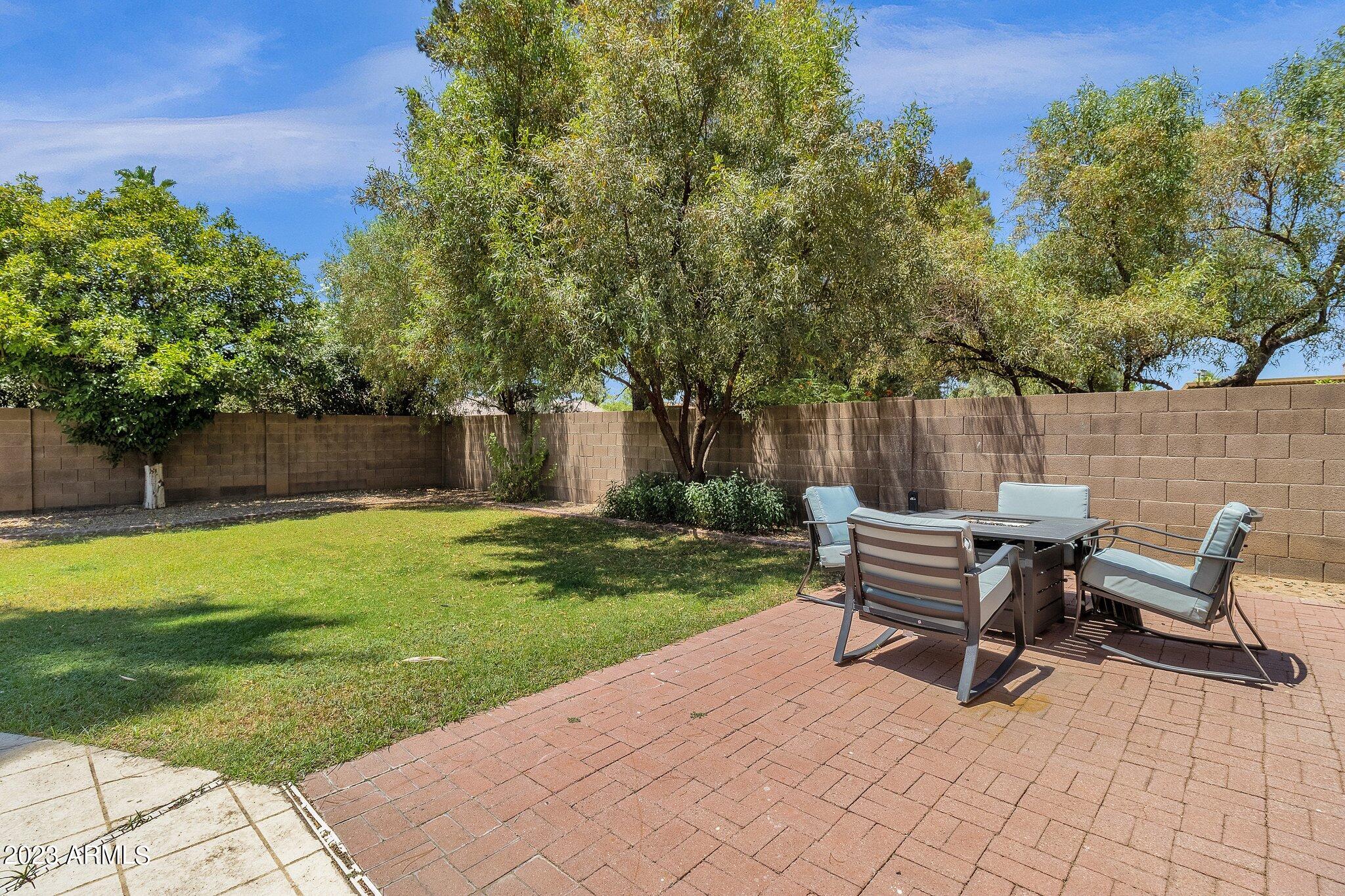 4501 E KELTON Lane