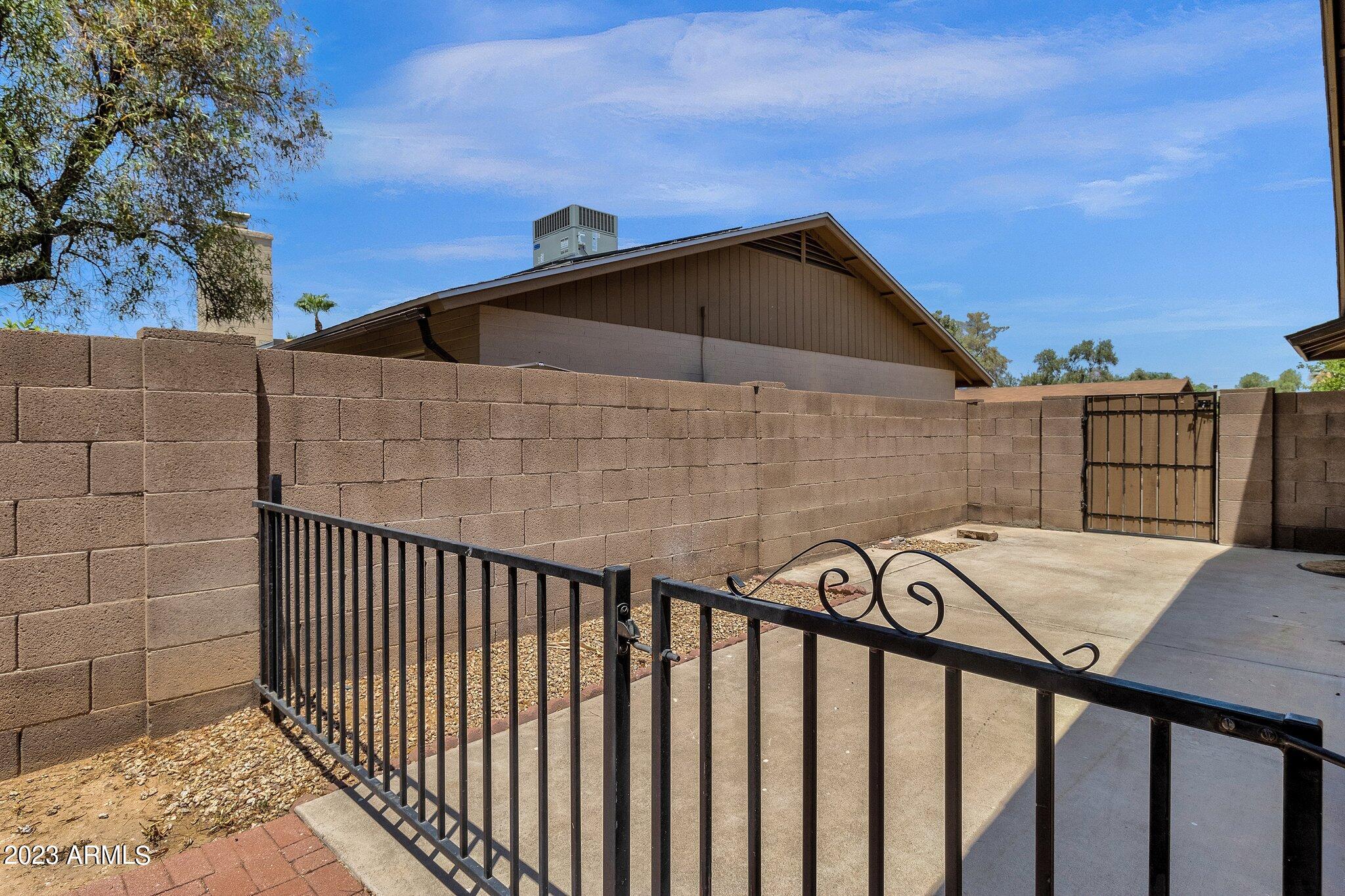 4501 E KELTON Lane