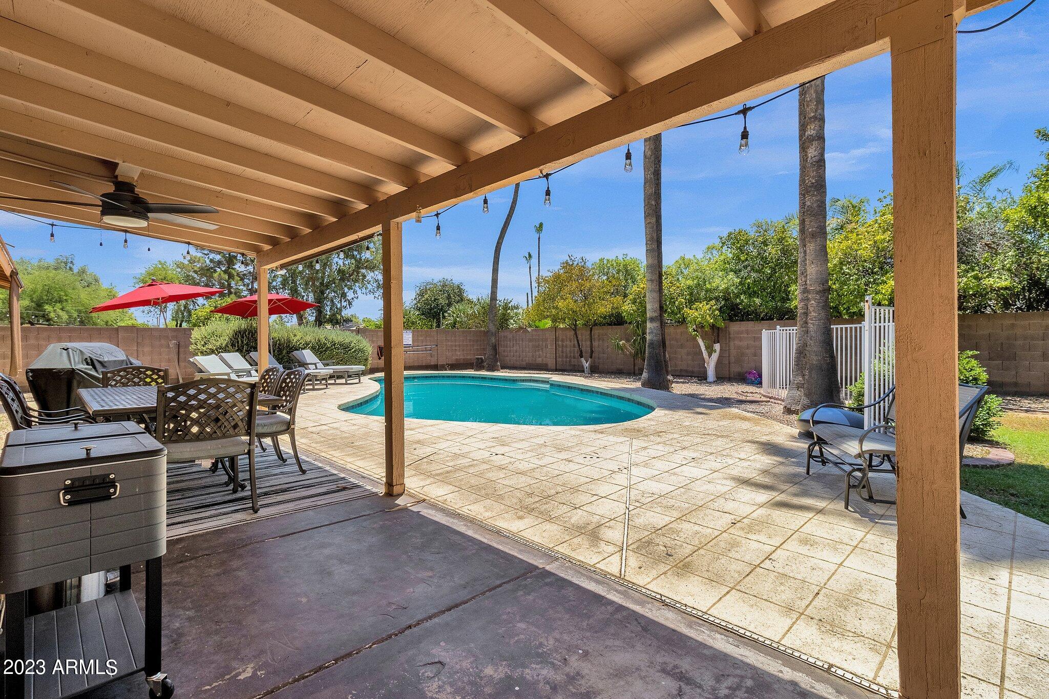 4501 E KELTON Lane