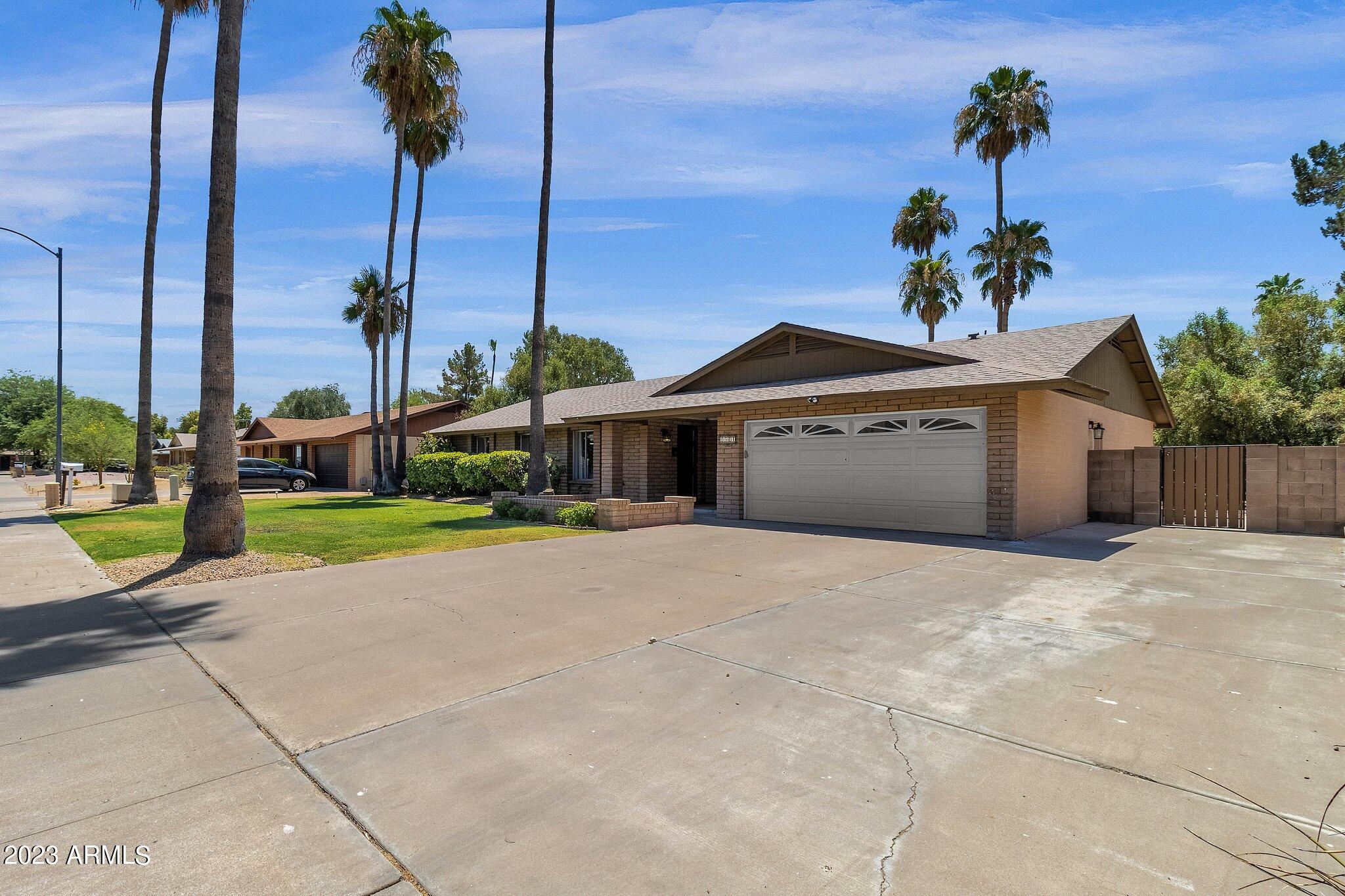 4501 E KELTON Lane