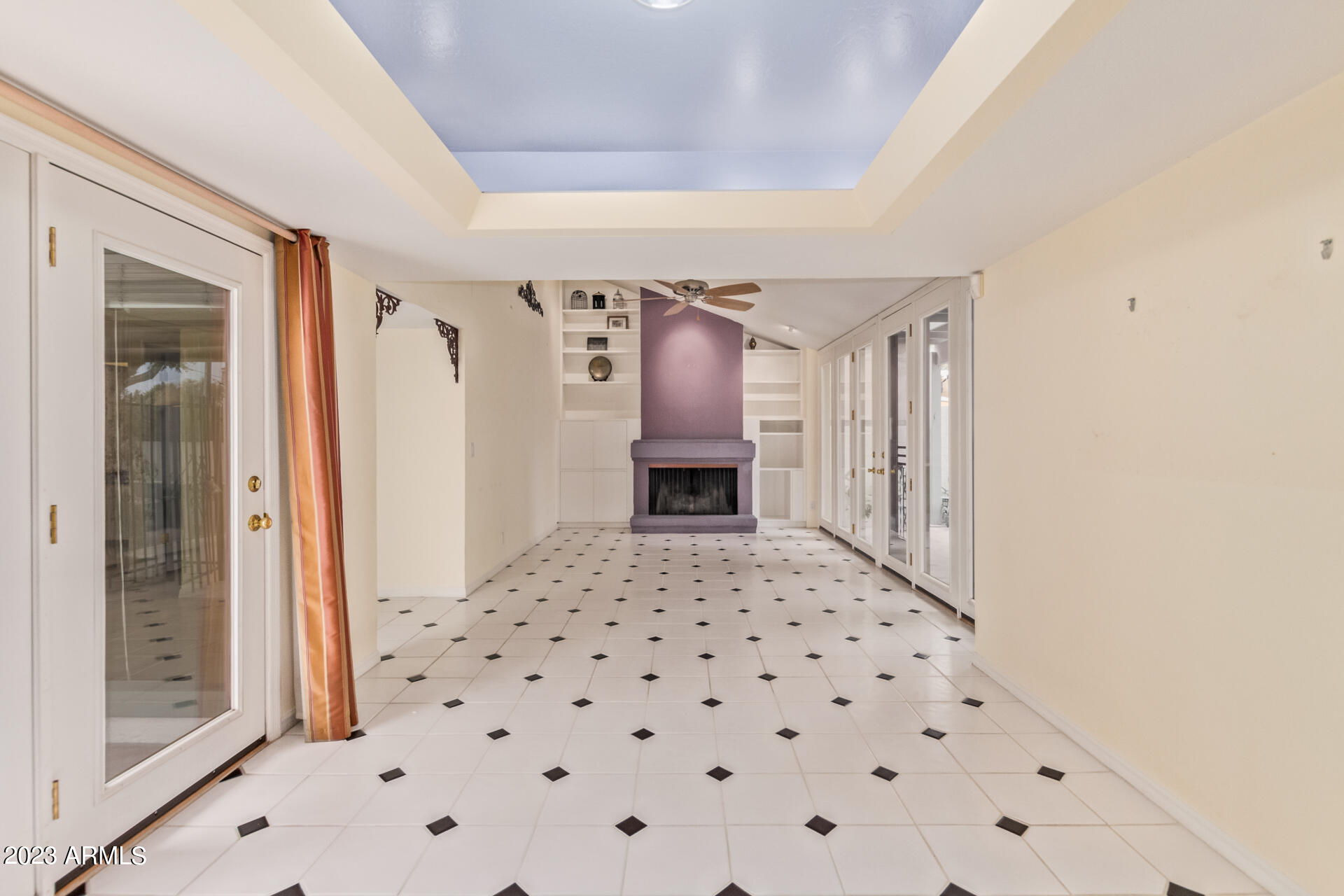 8101 N CENTRAL Avenue Unit: 3
