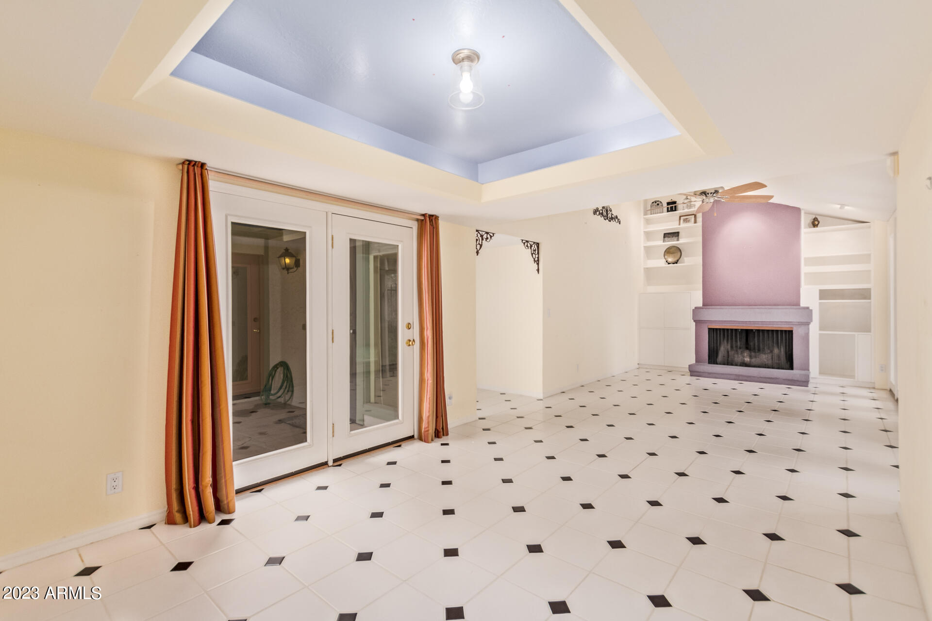 8101 N CENTRAL Avenue Unit: 3