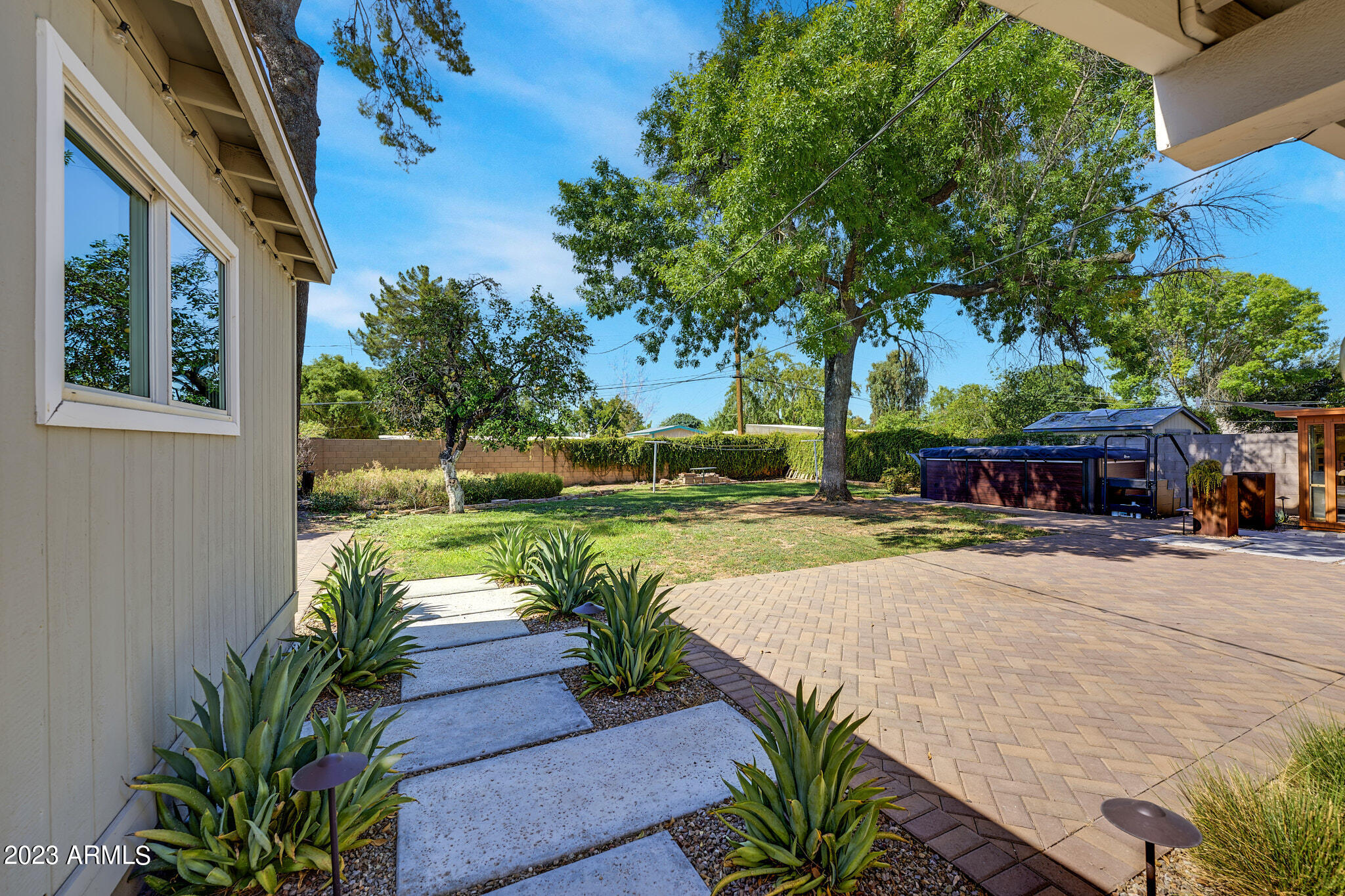 1419 E Rancho Drive