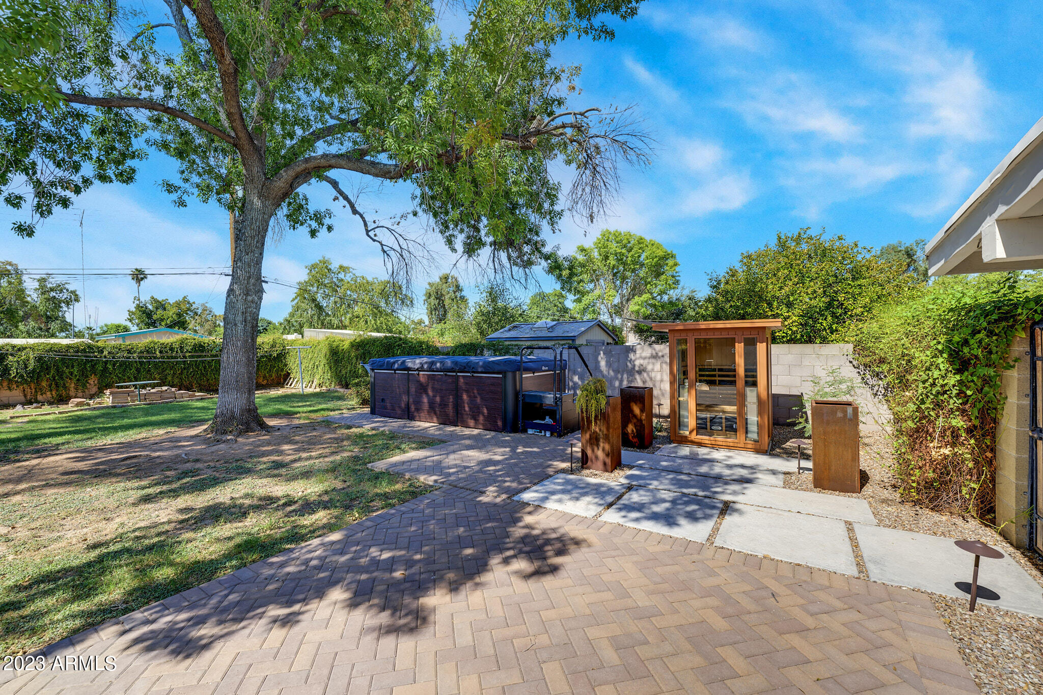 1419 E Rancho Drive