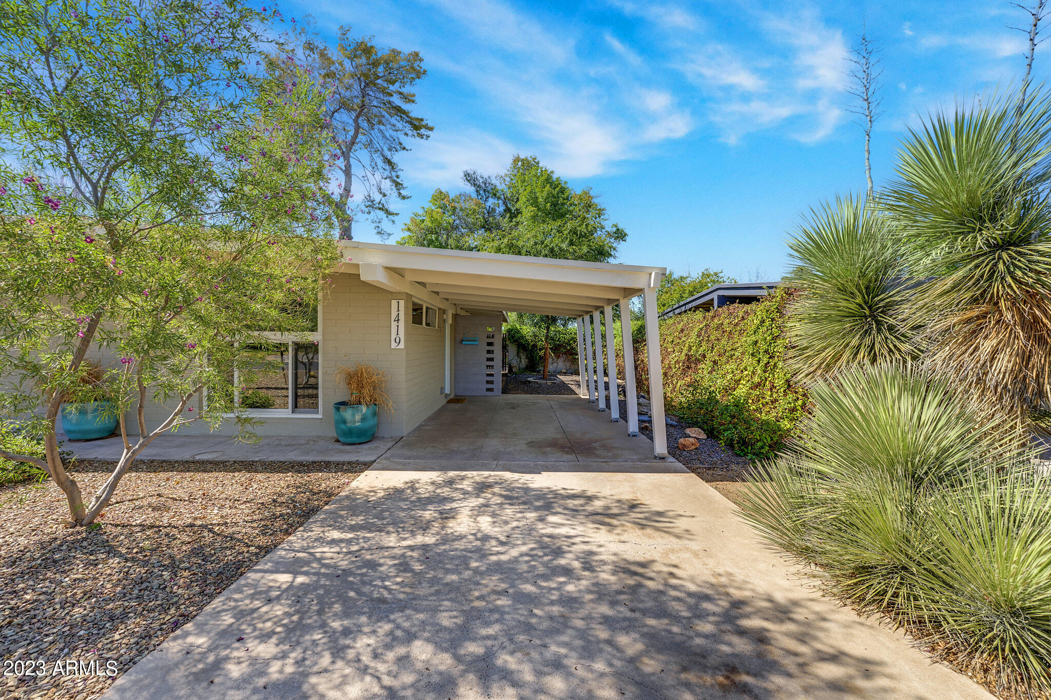 1419 E Rancho Drive