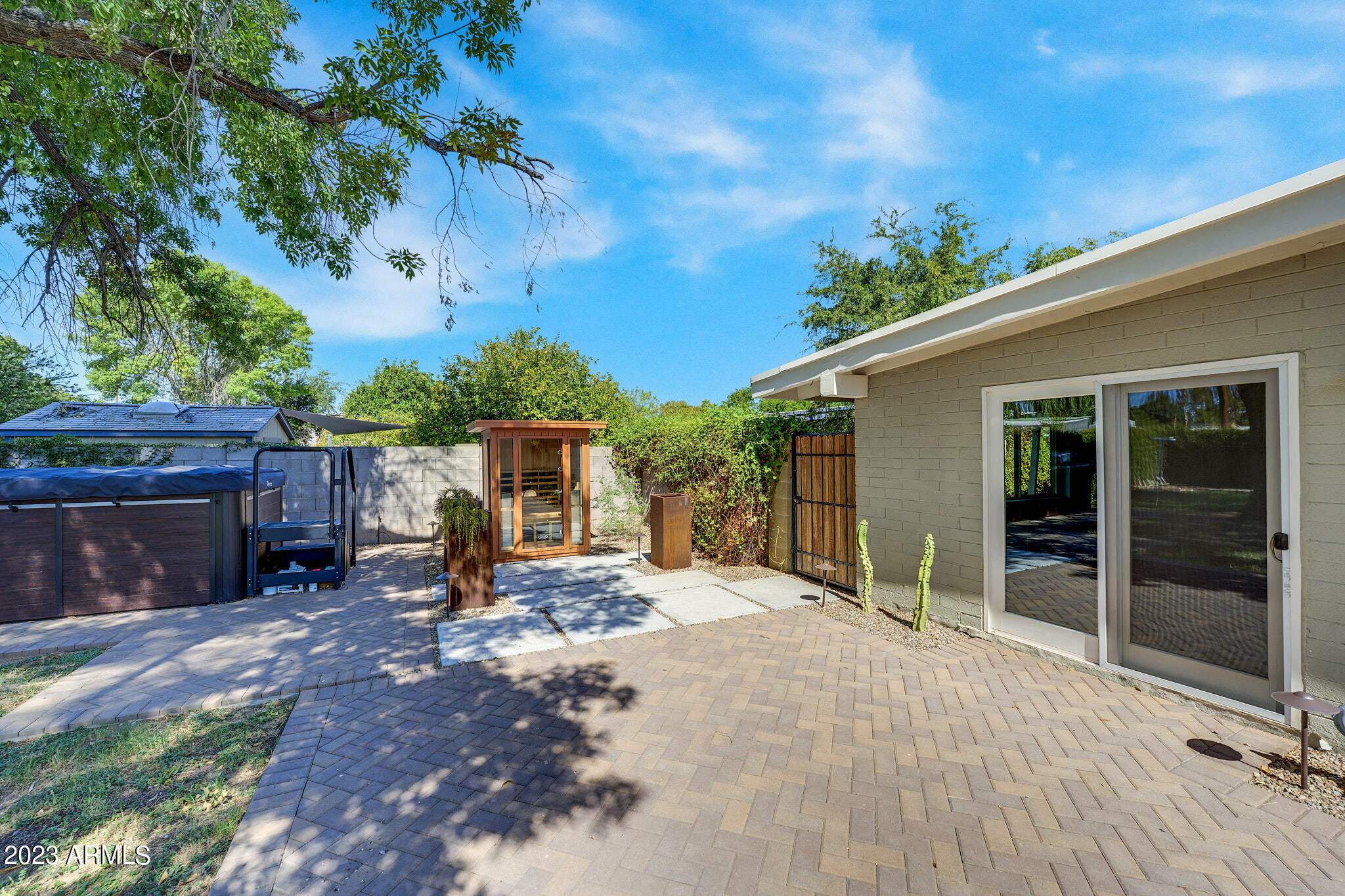 1419 E Rancho Drive