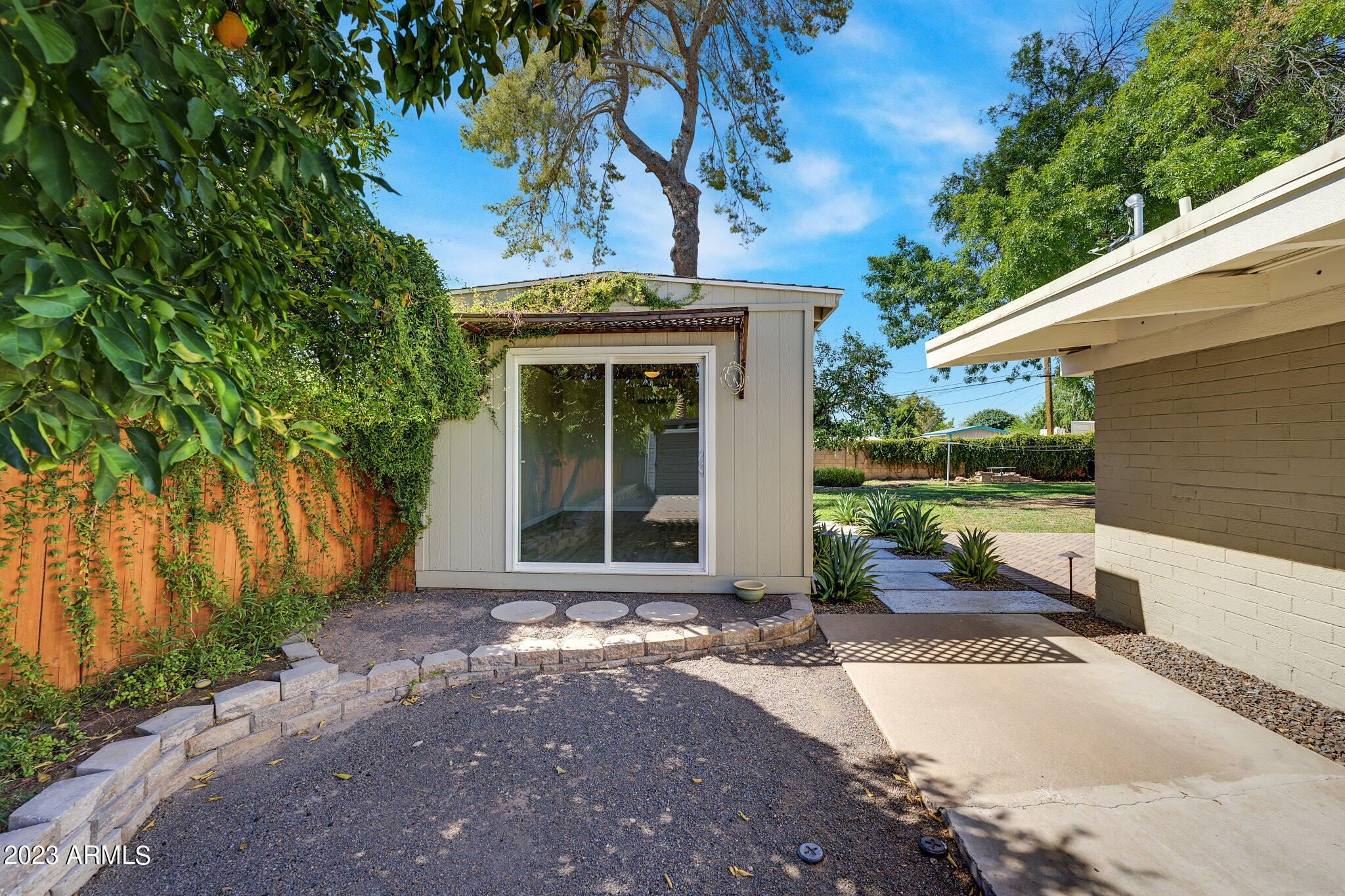 1419 E Rancho Drive