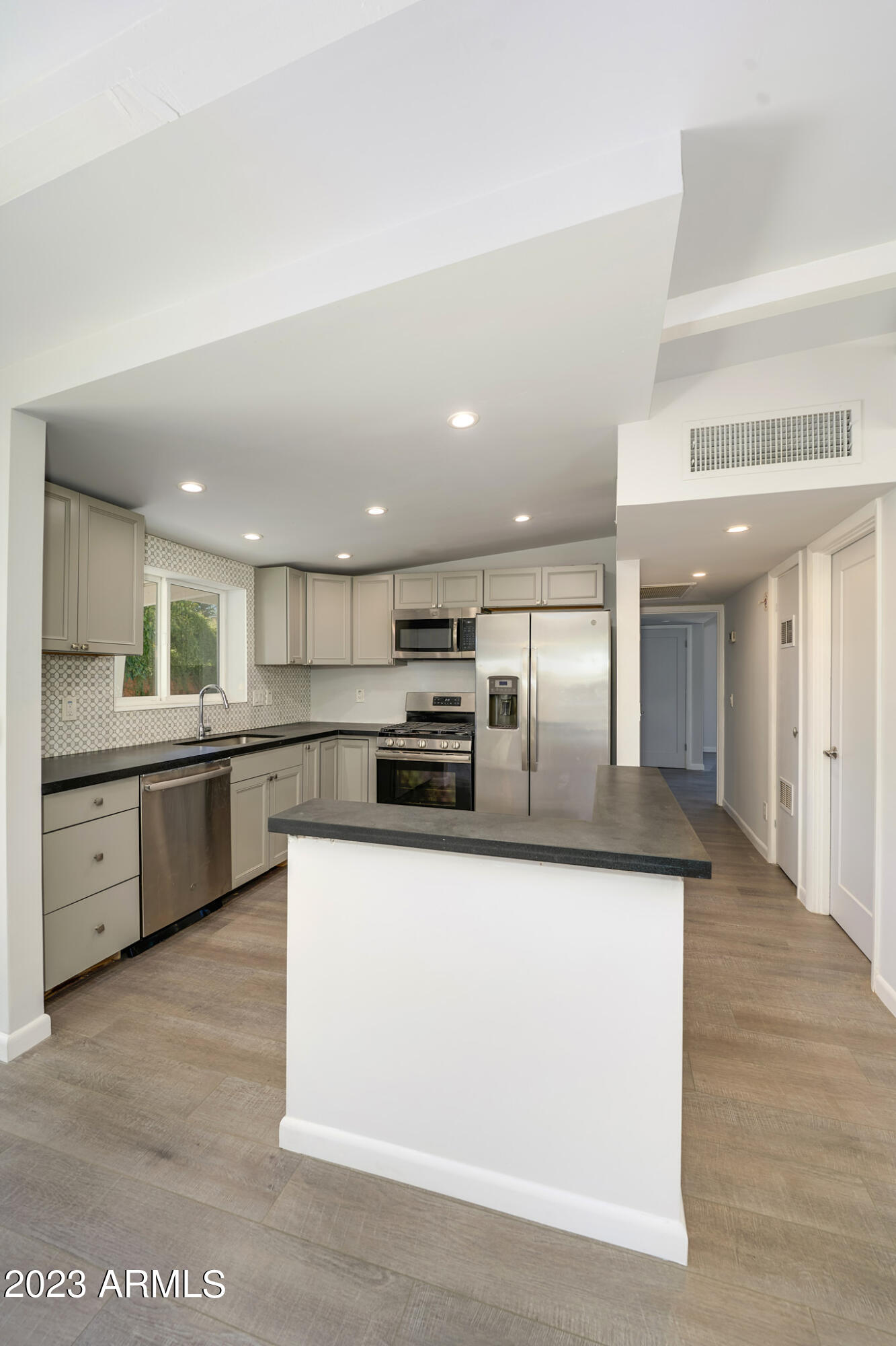 1419 E Rancho Drive