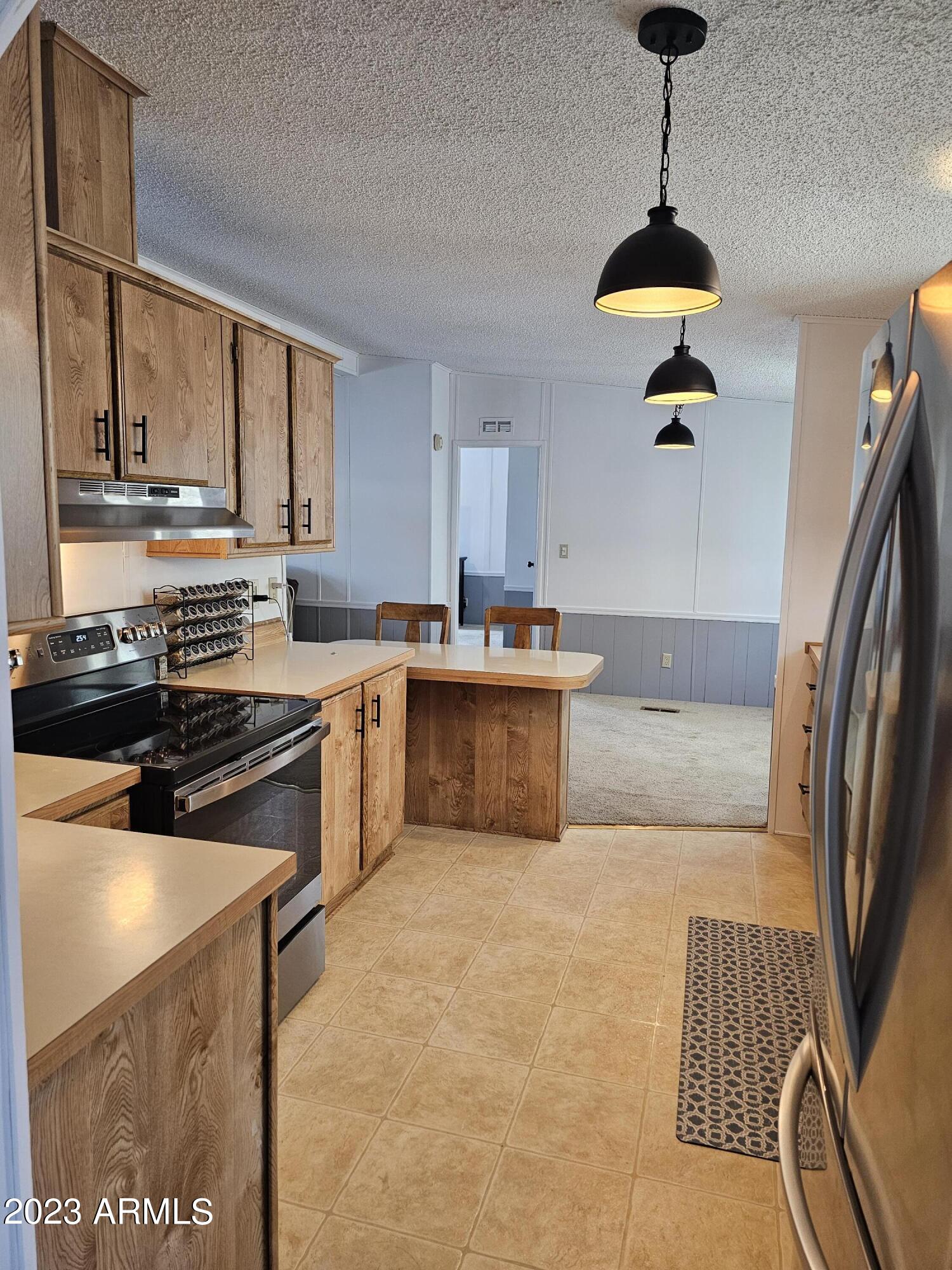 2233 E Behrend Drive Unit: 197