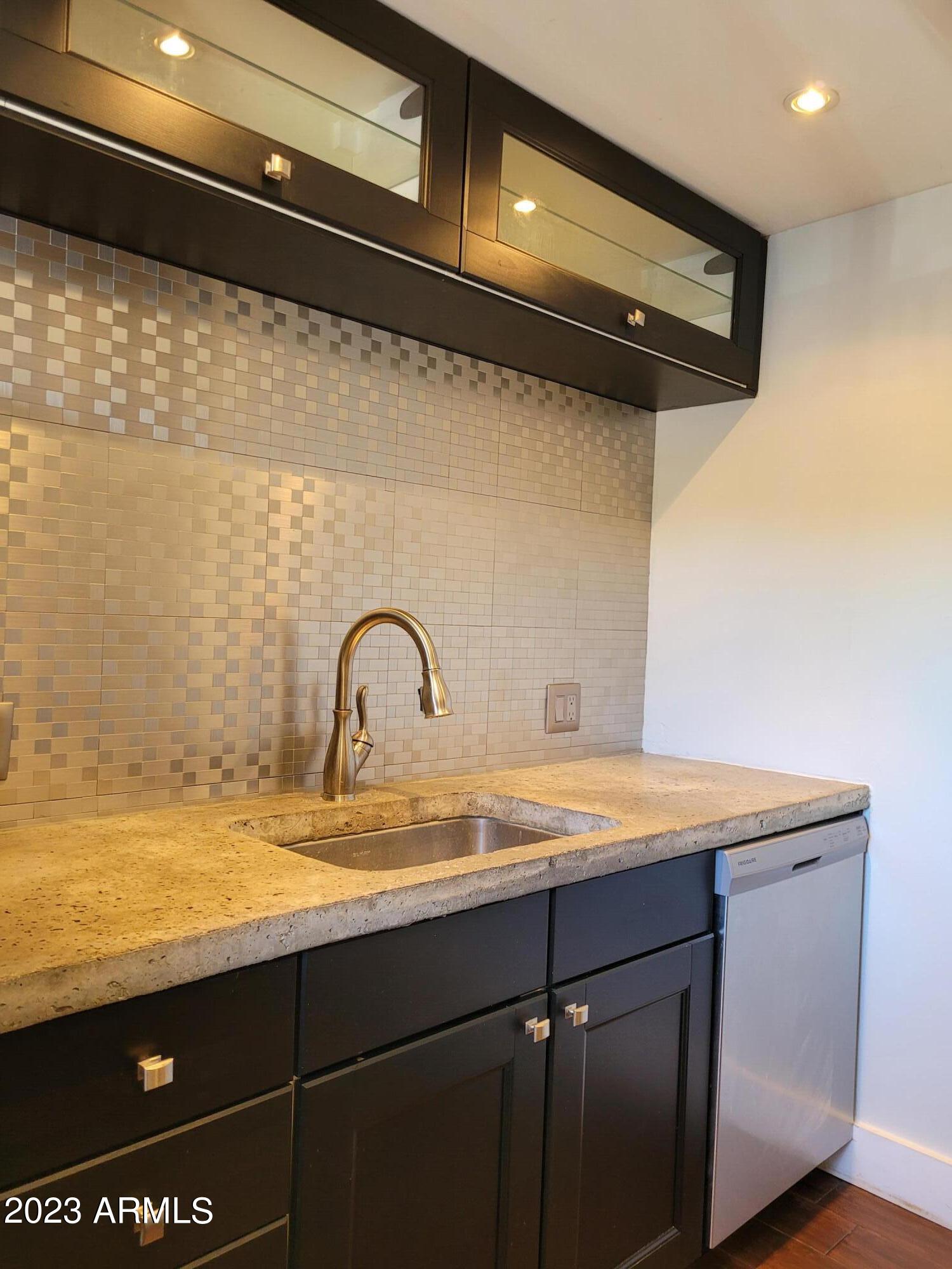 6125 E INDIAN SCHOOL Road Unit: 171