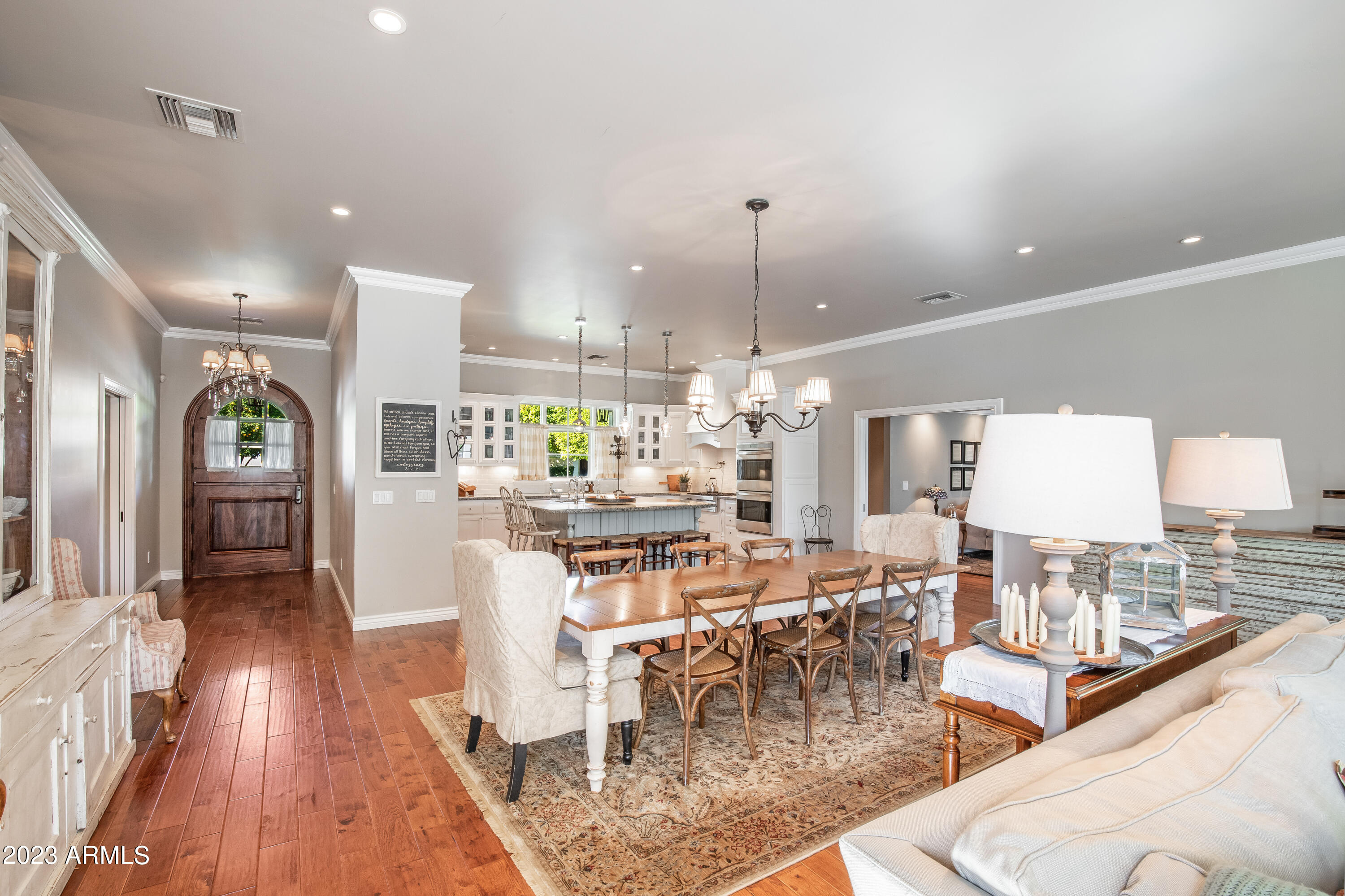 201 W LAMAR Road