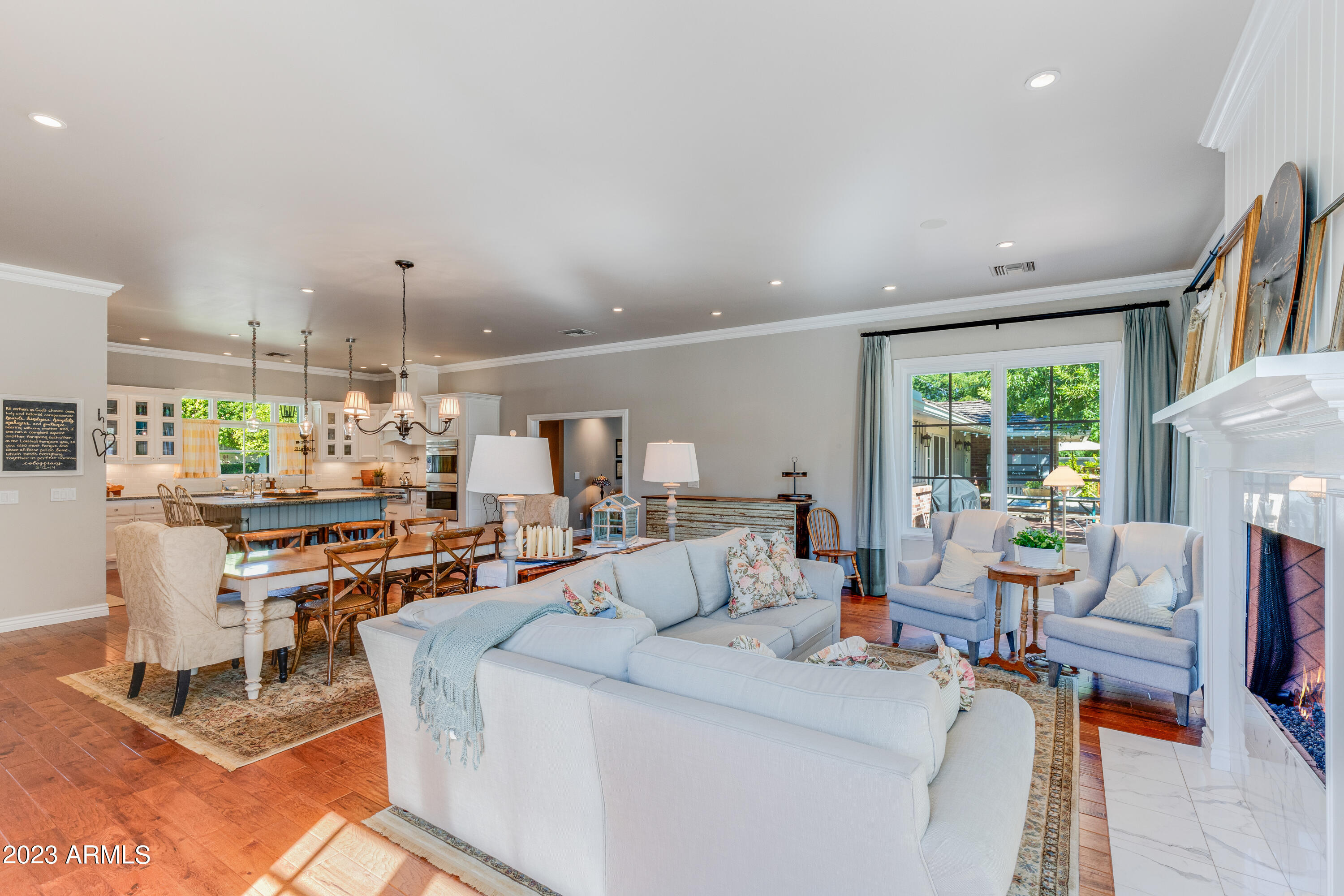 201 W LAMAR Road