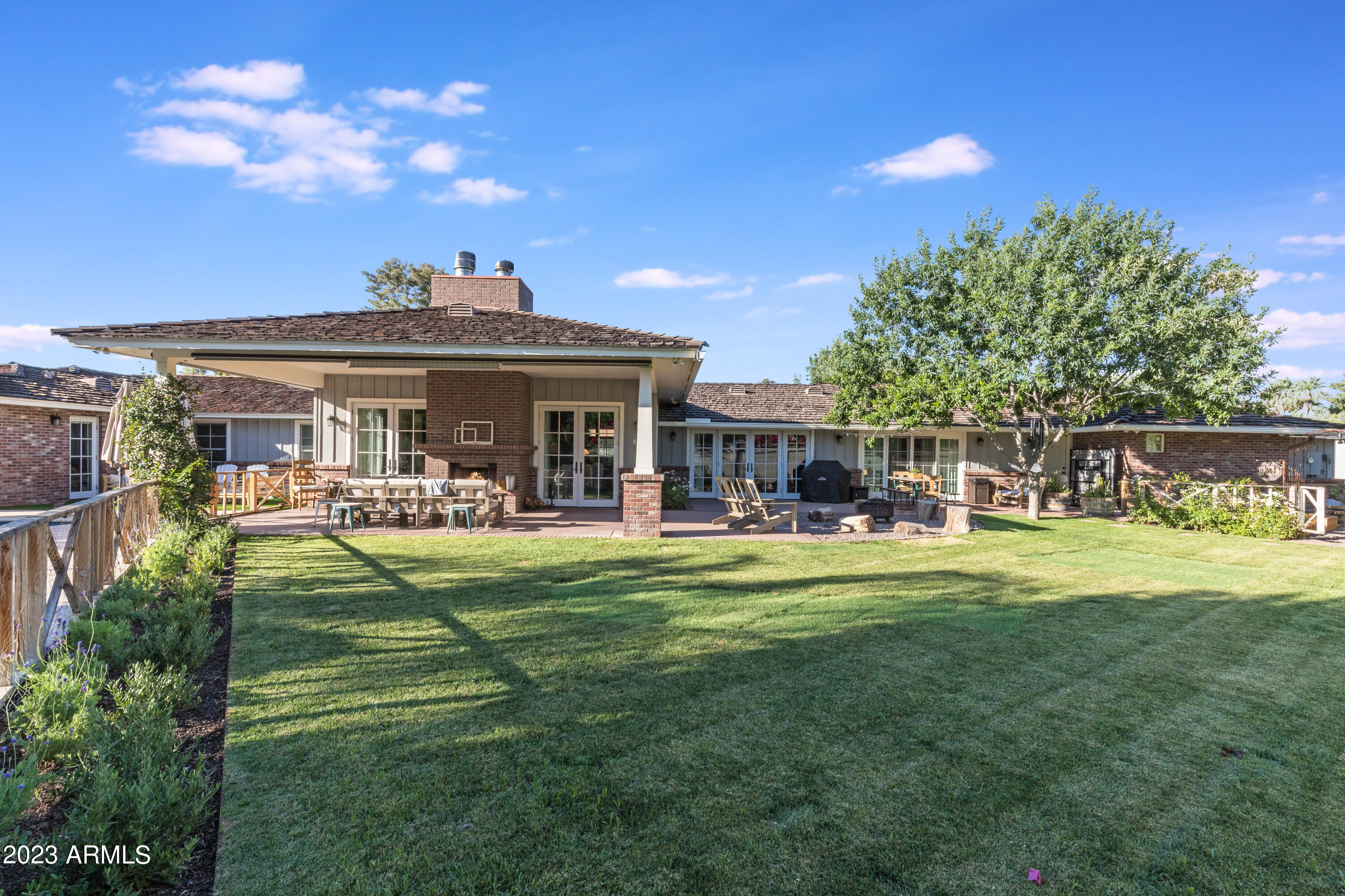 201 W LAMAR Road