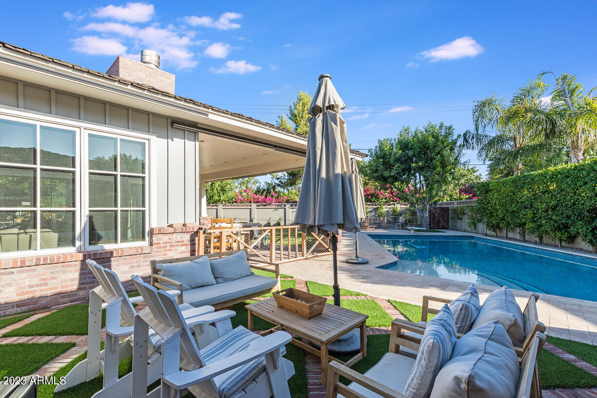 201 W LAMAR Road
