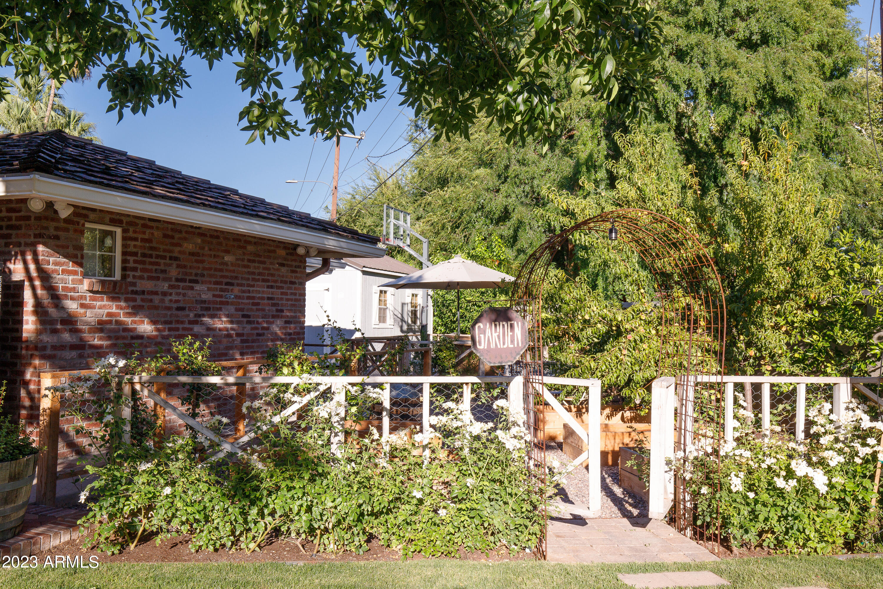 201 W LAMAR Road