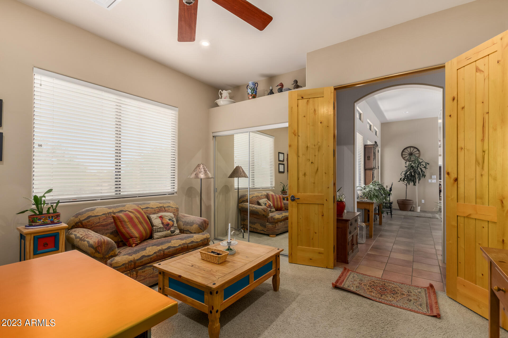9504 E ROMPING Road