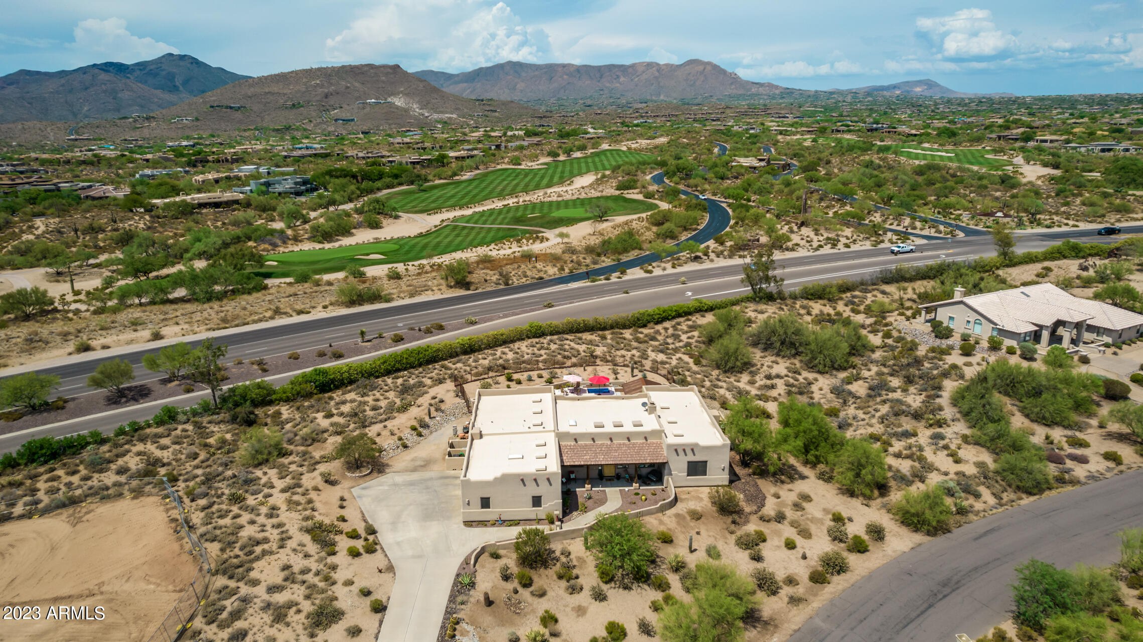 9504 E ROMPING Road