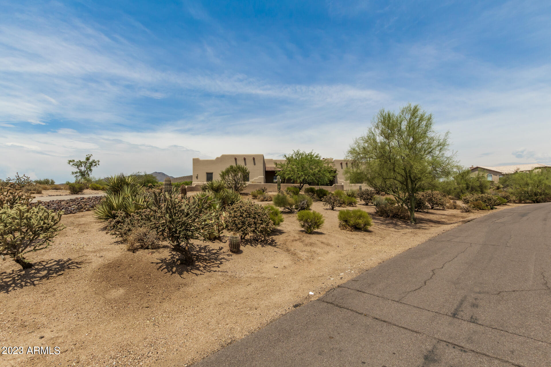 9504 E ROMPING Road