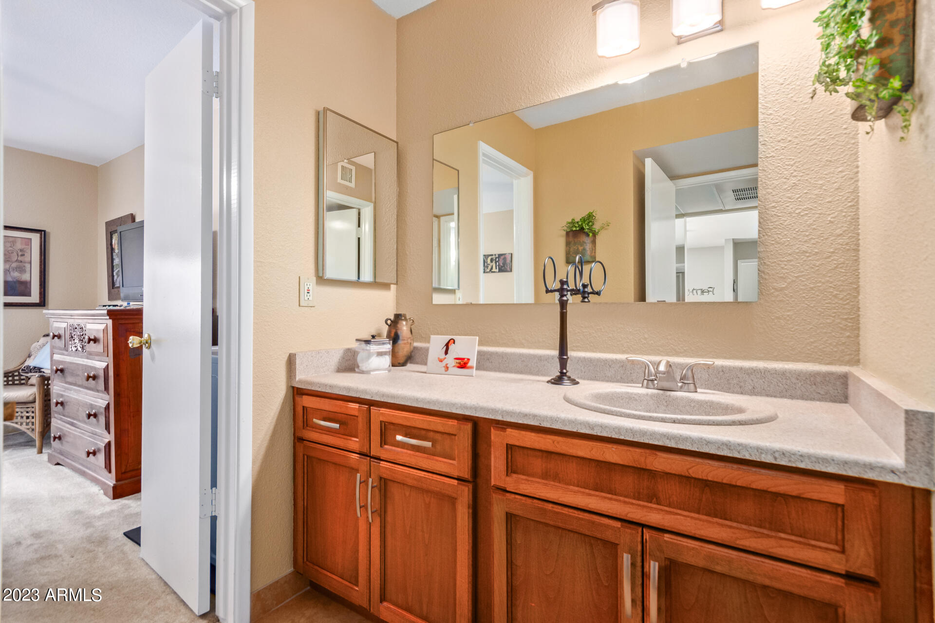 4444 E PARADISE VILLAGE Parkway N Unit: 107