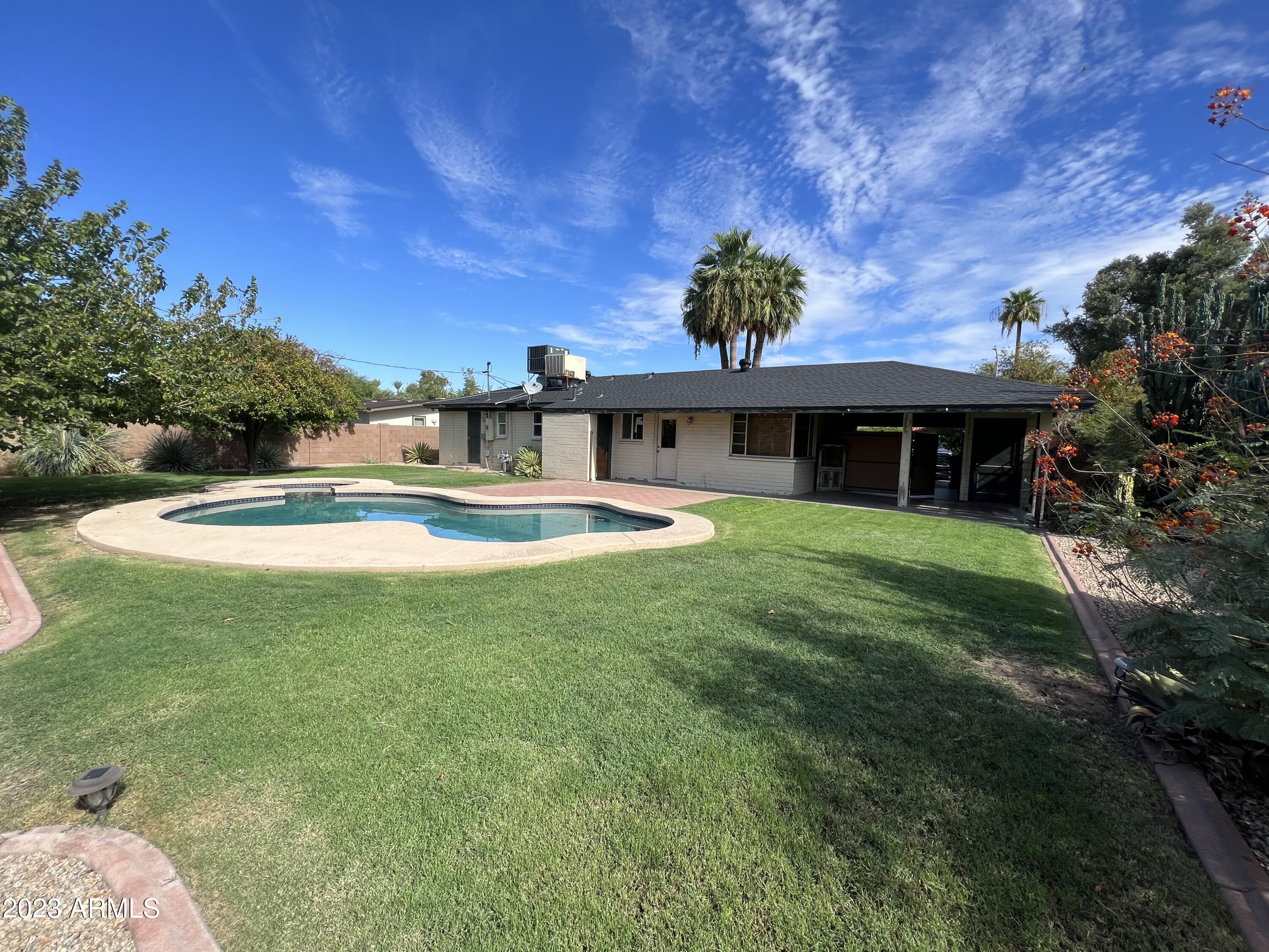 331 E PIERSON Street