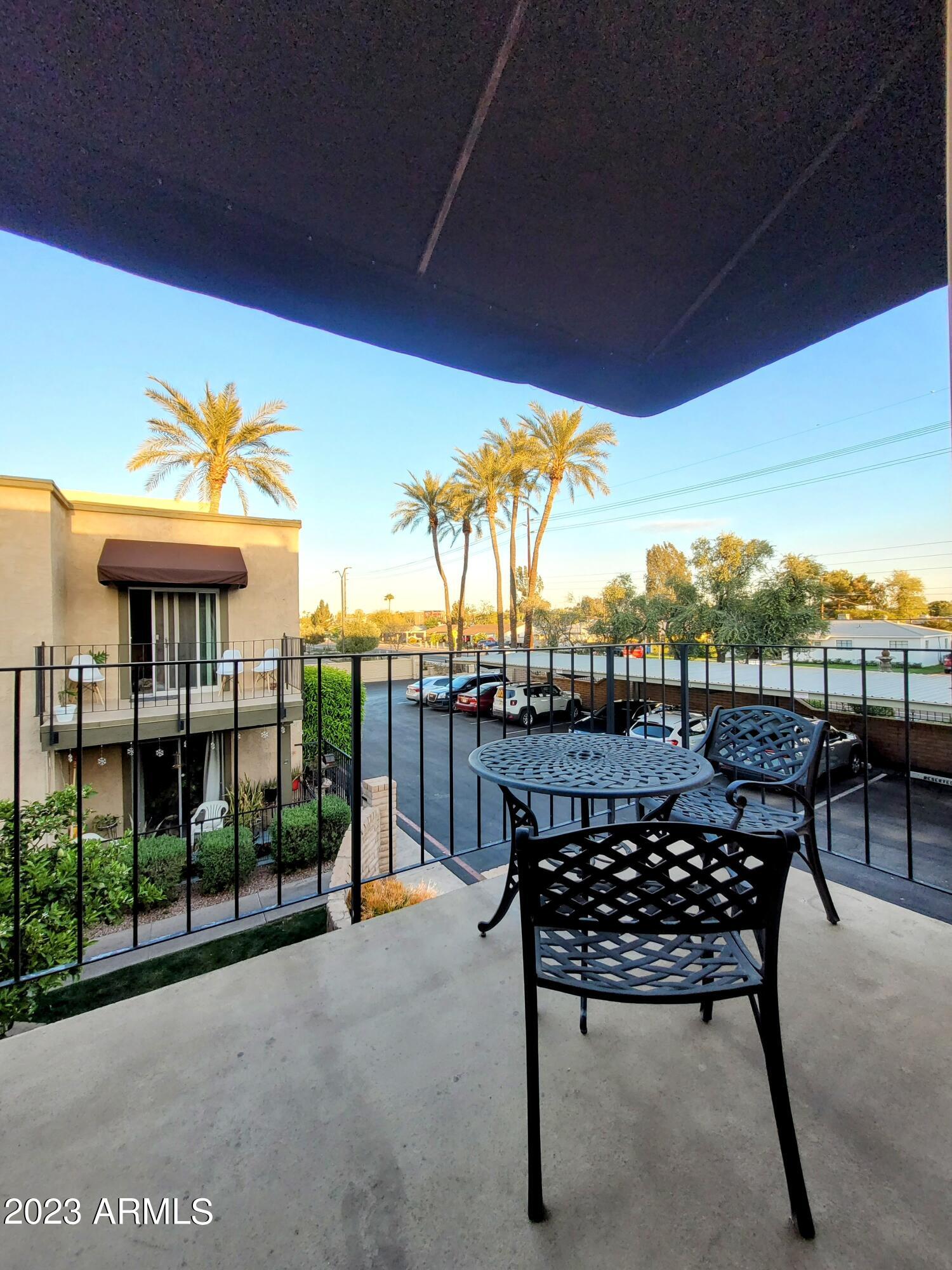 2228 E CAMPBELL Avenue Unit: 201