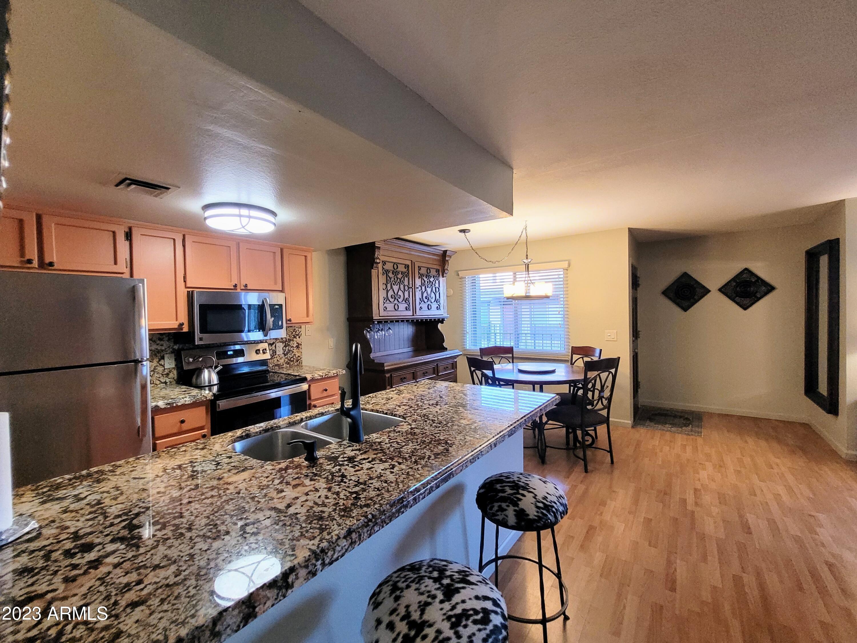 2228 E CAMPBELL Avenue Unit: 201