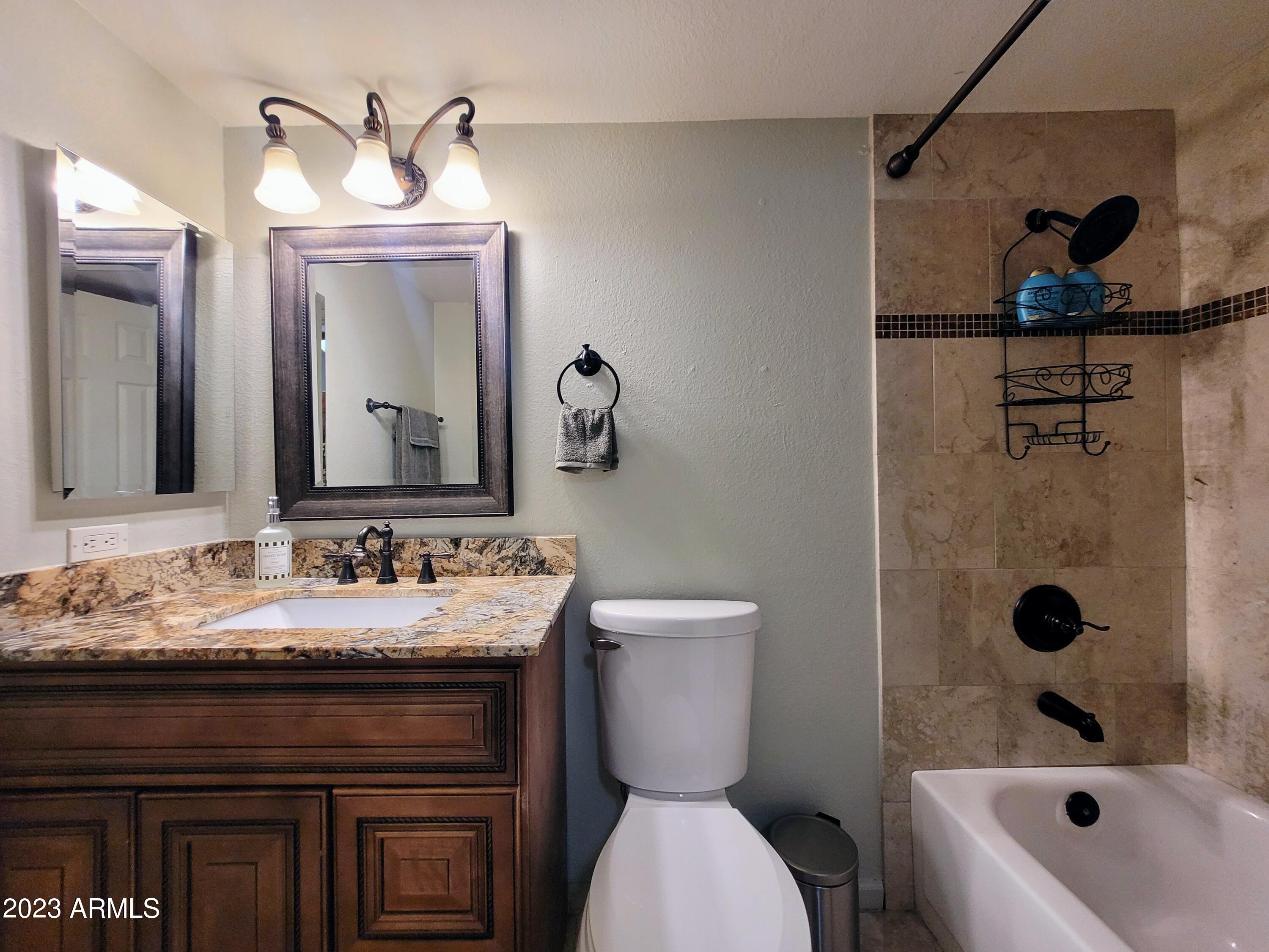 2228 E CAMPBELL Avenue Unit: 201