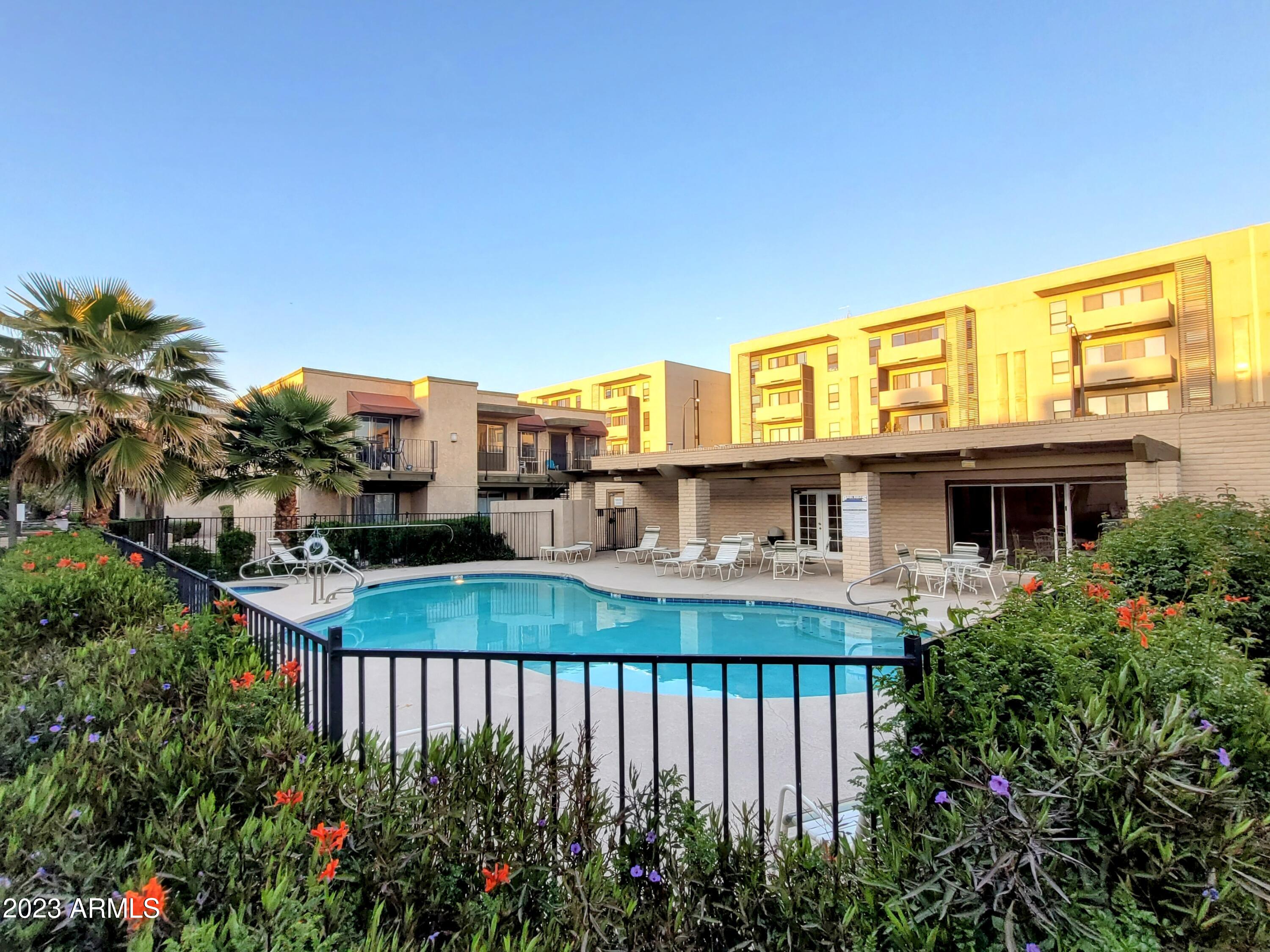 2228 E CAMPBELL Avenue Unit: 201