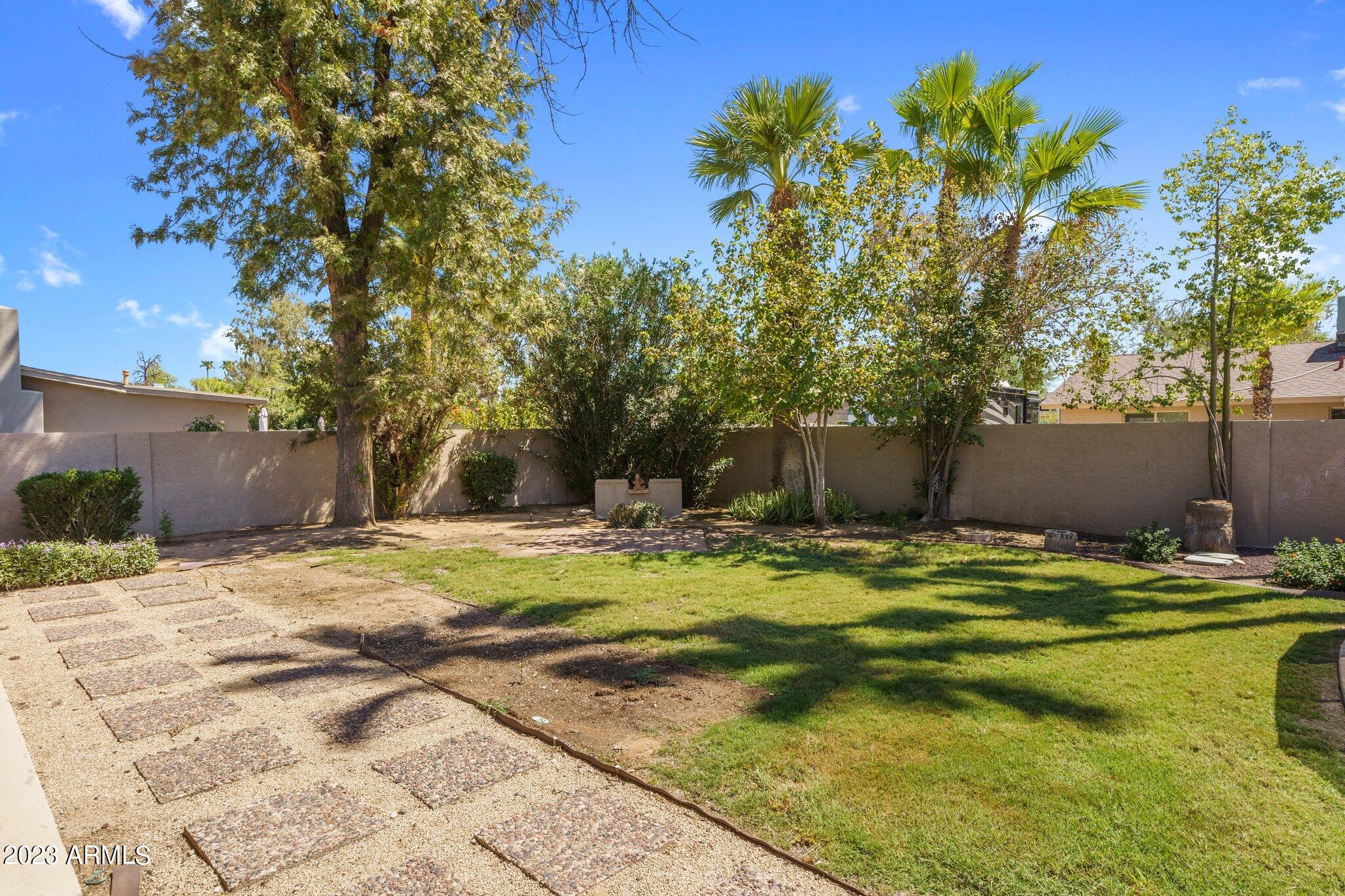 5139 E POINSETTIA Drive