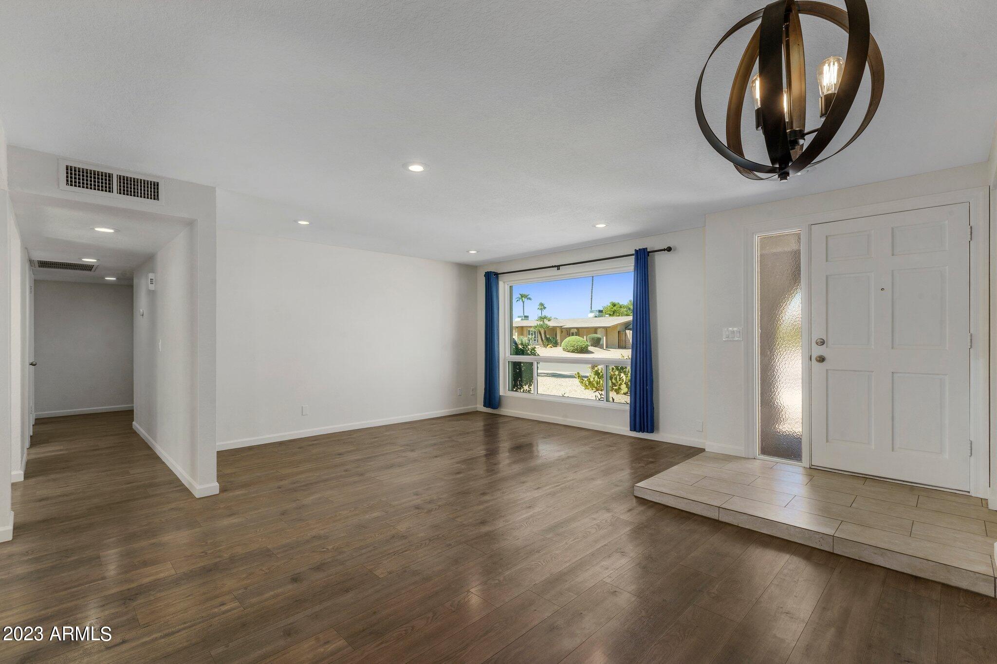 5139 E POINSETTIA Drive