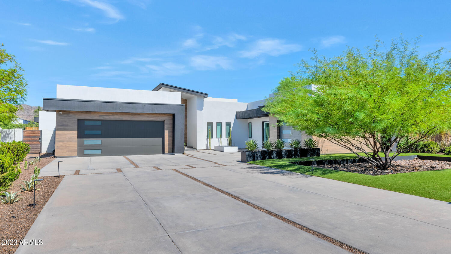 4214 E MARION Way