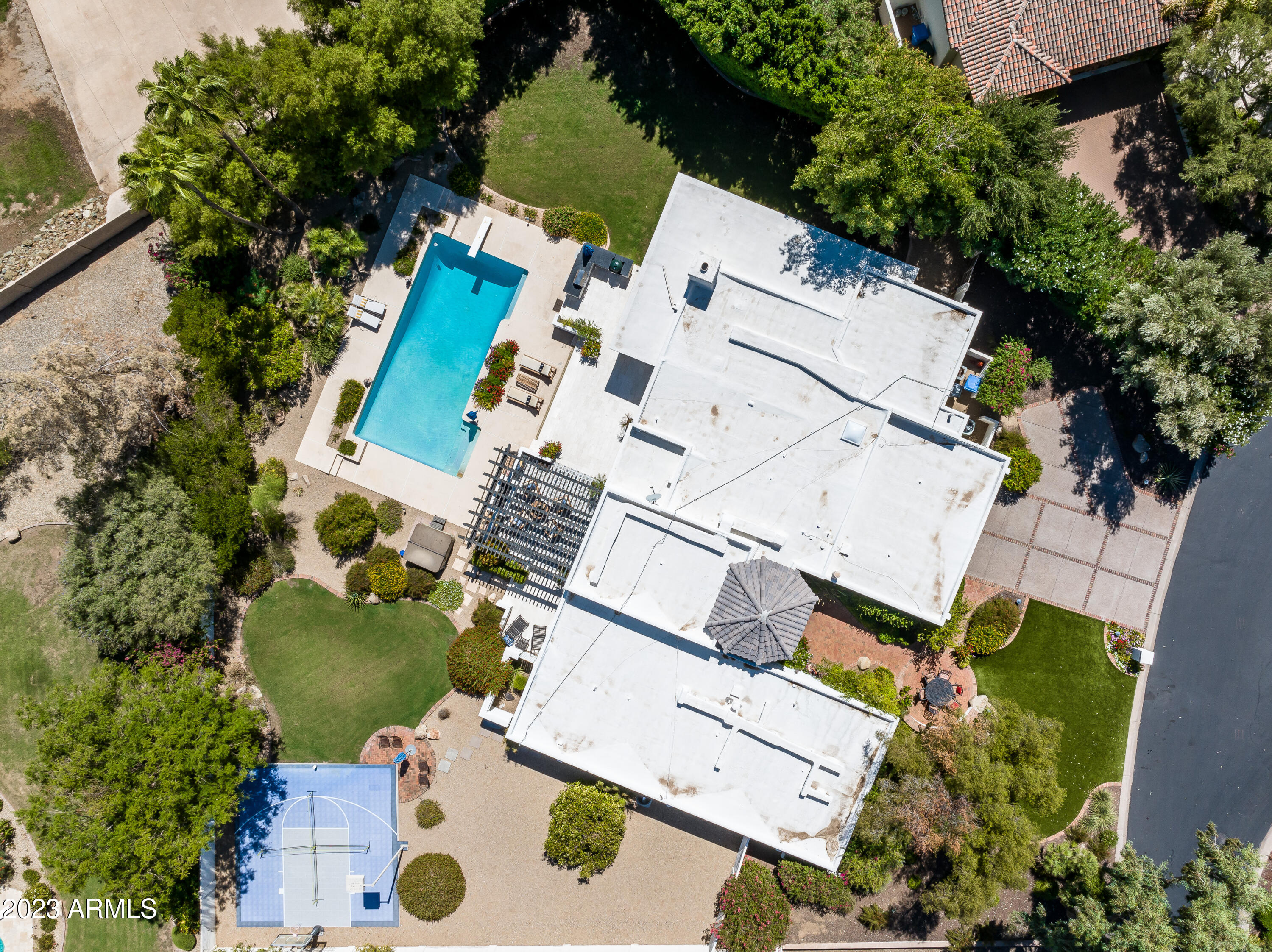 8921 N 47TH Street