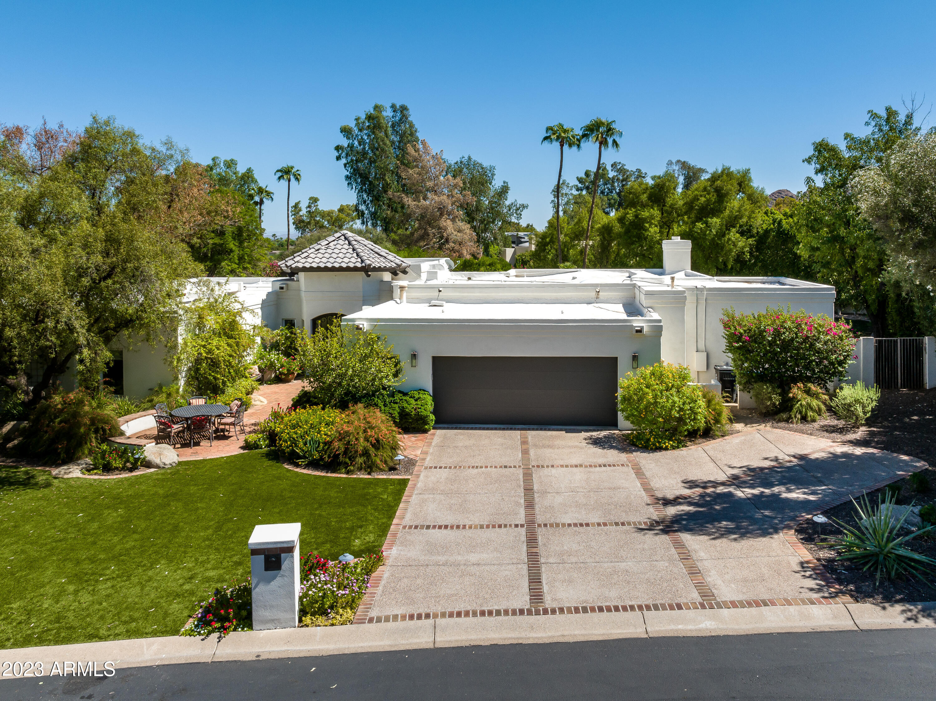 8921 N 47TH Street