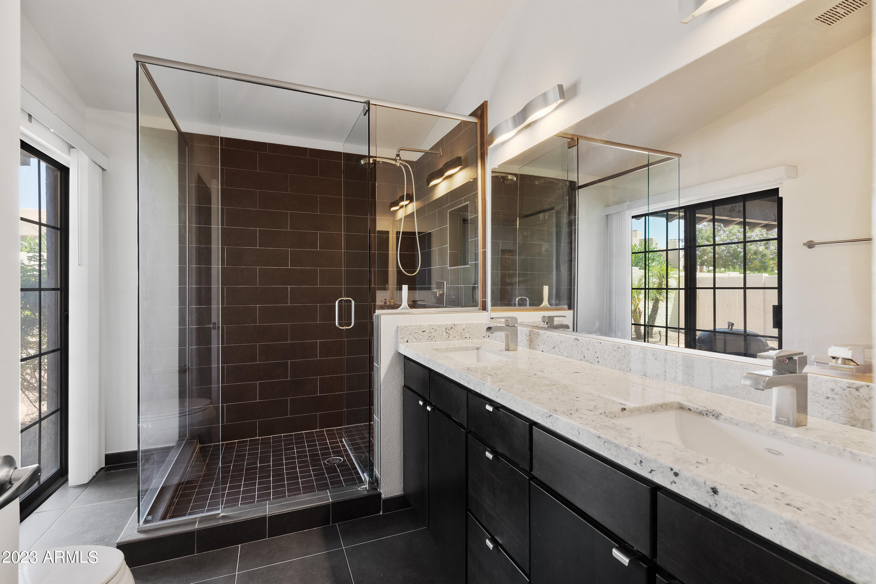 11011 N 92ND Street Unit: 1052