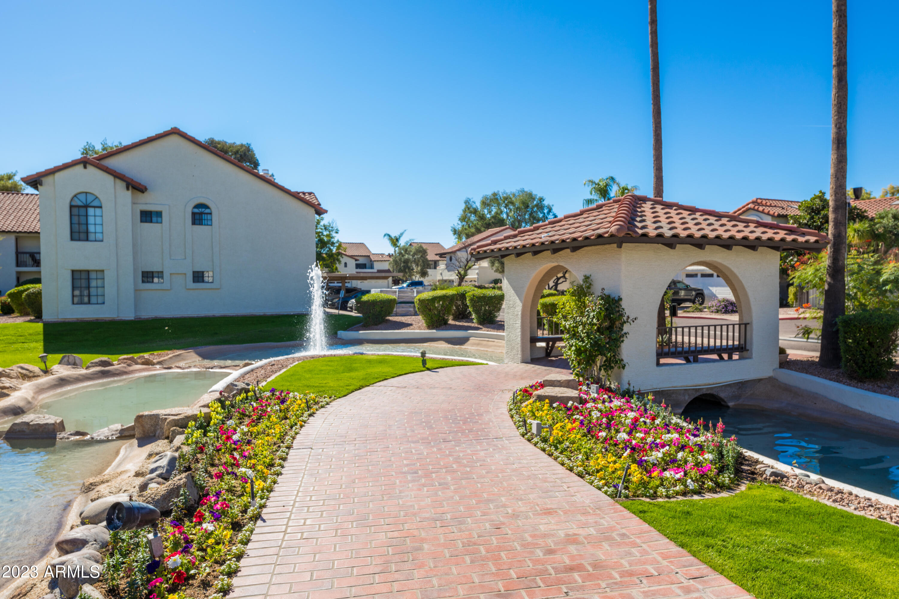 11011 N 92ND Street Unit: 1052