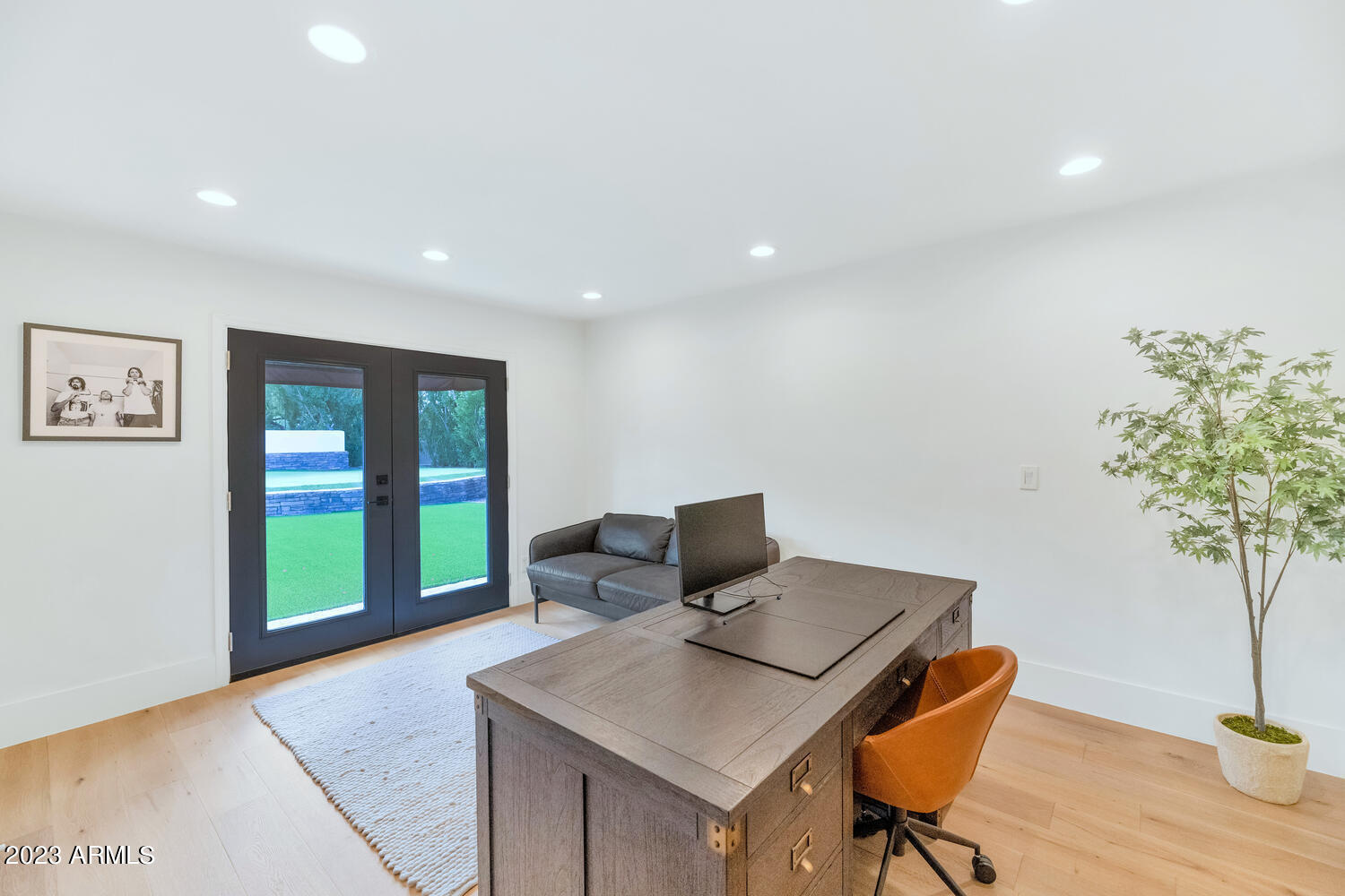 5215 N 45TH Place