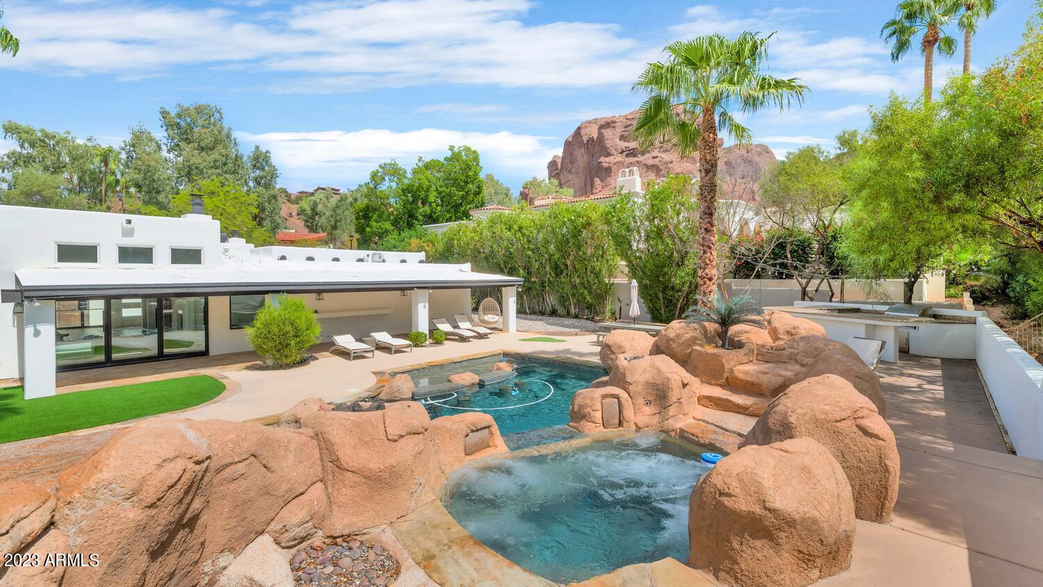 5215 N 45TH Place
