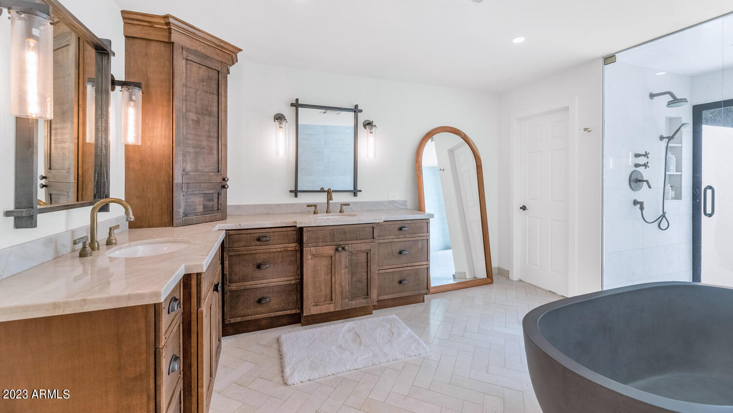 5215 N 45TH Place