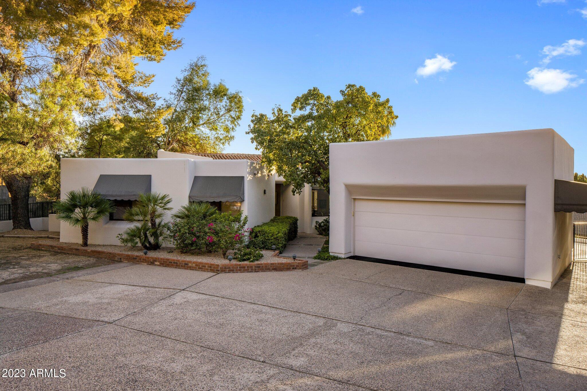7222 N 23RD Place