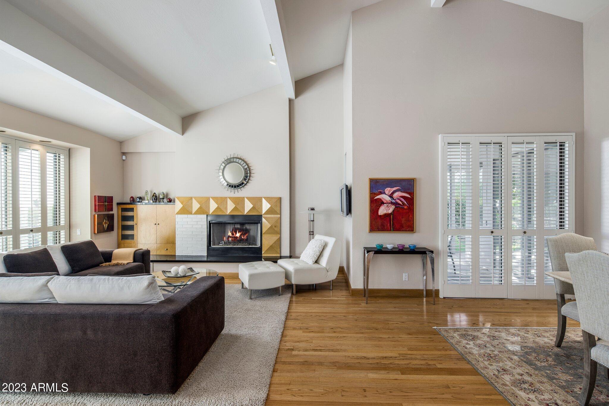 7222 N 23RD Place