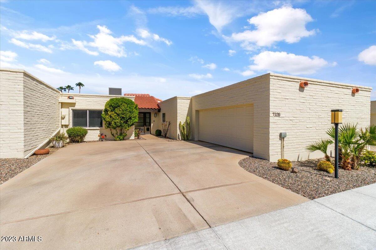 7328 E TUCKEY Lane