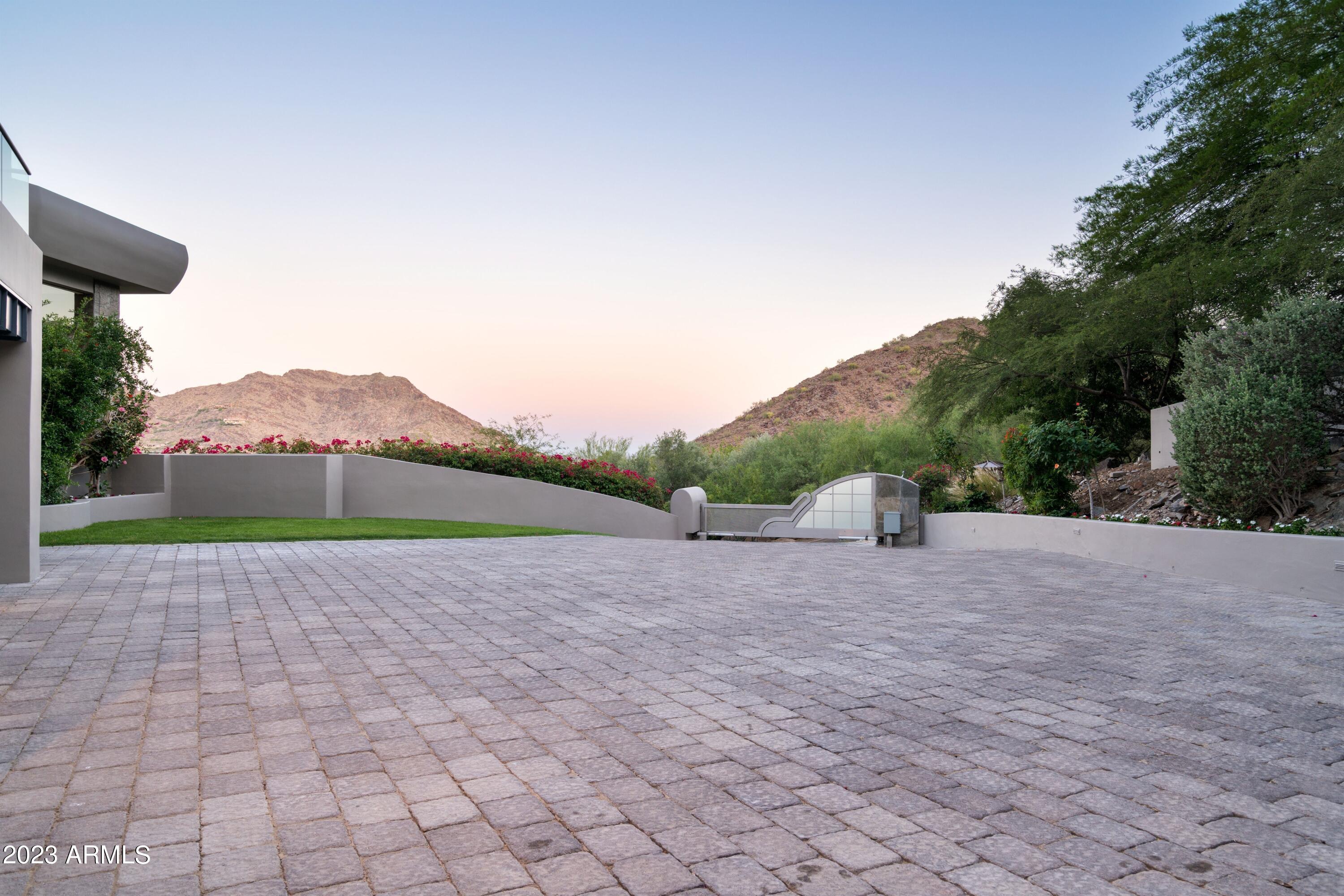 4550 E FOOTHILL Drive